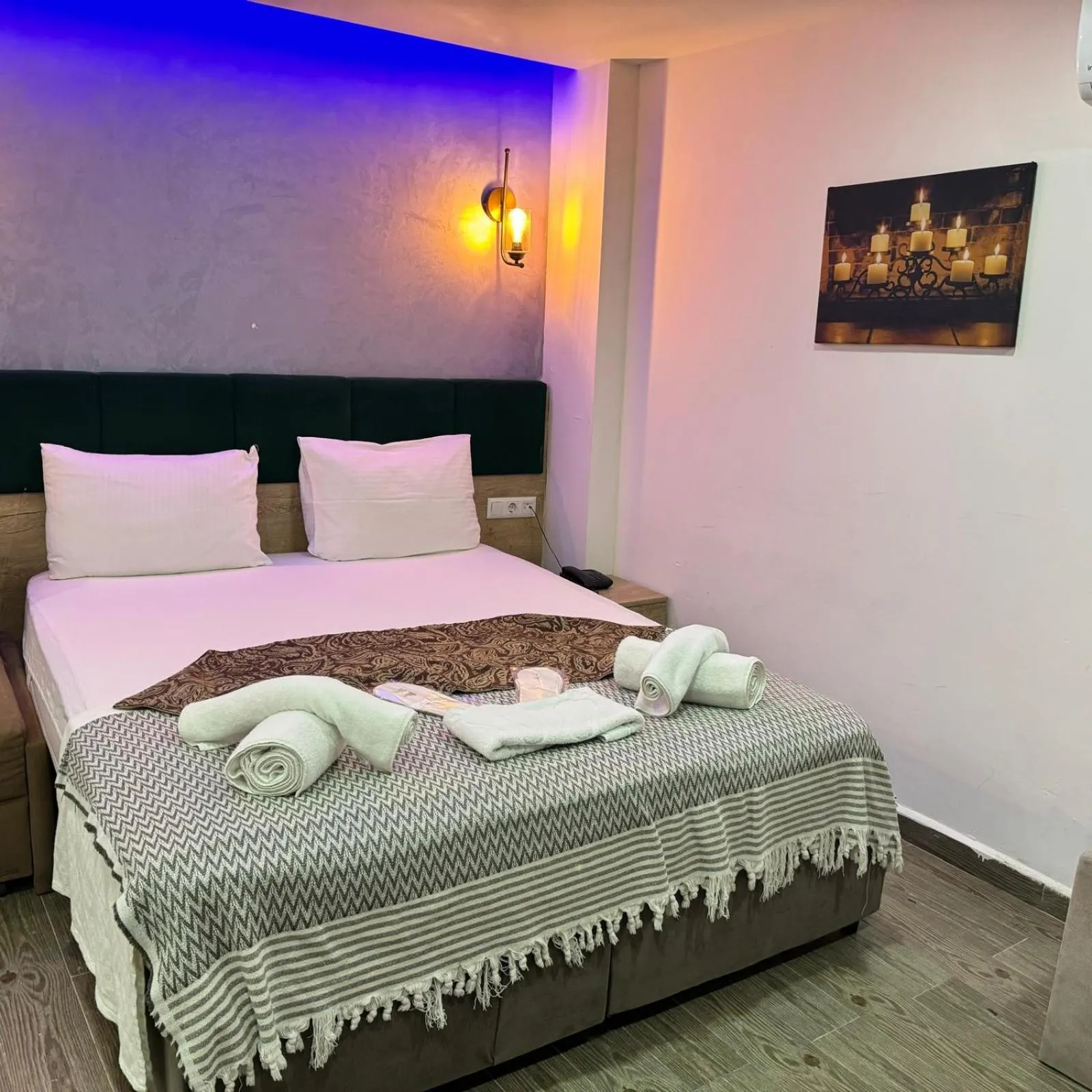 Bed in Loren Hotel&Suites