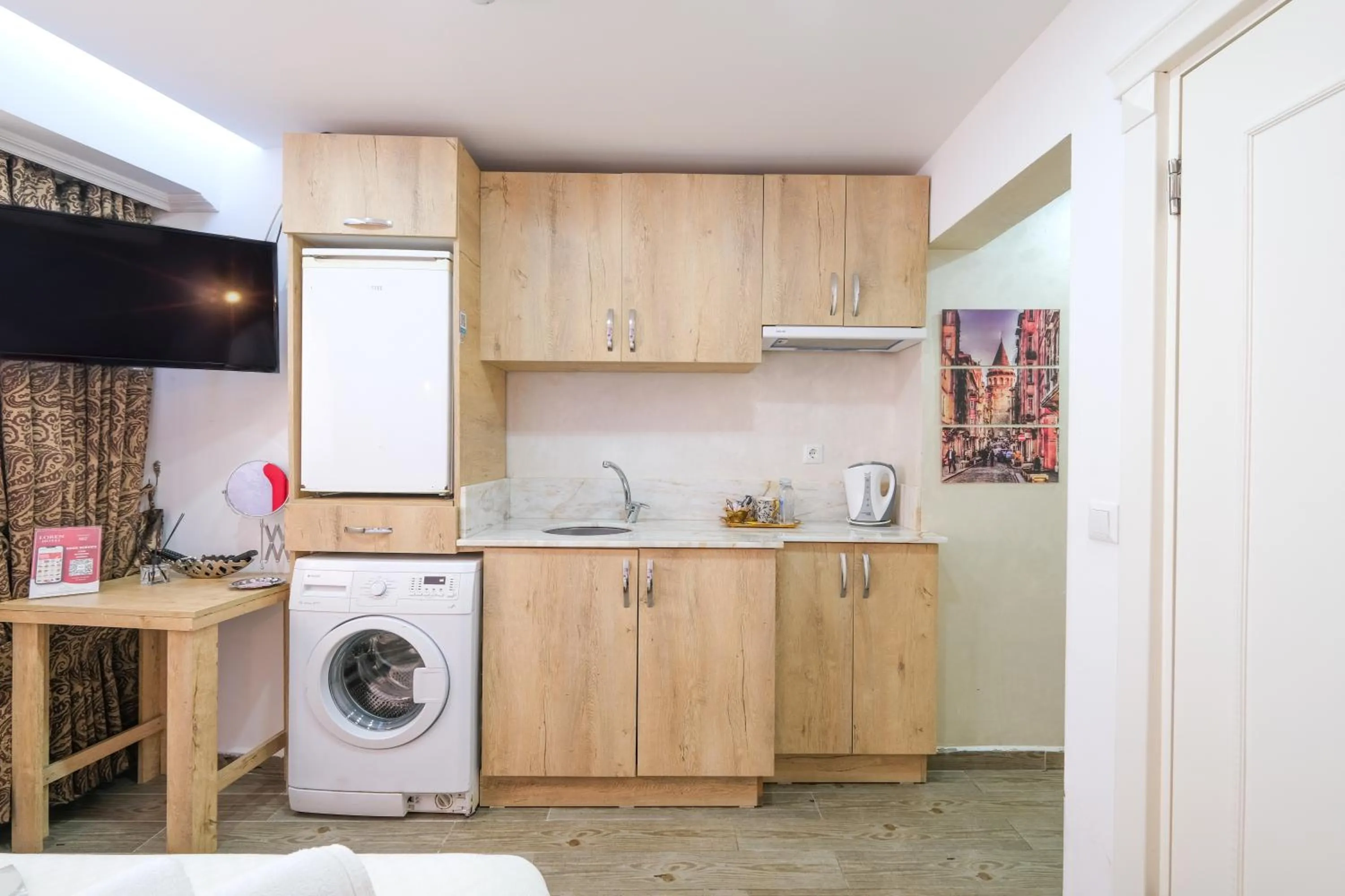 Kitchen or kitchenette in Loren Hotel&Suites