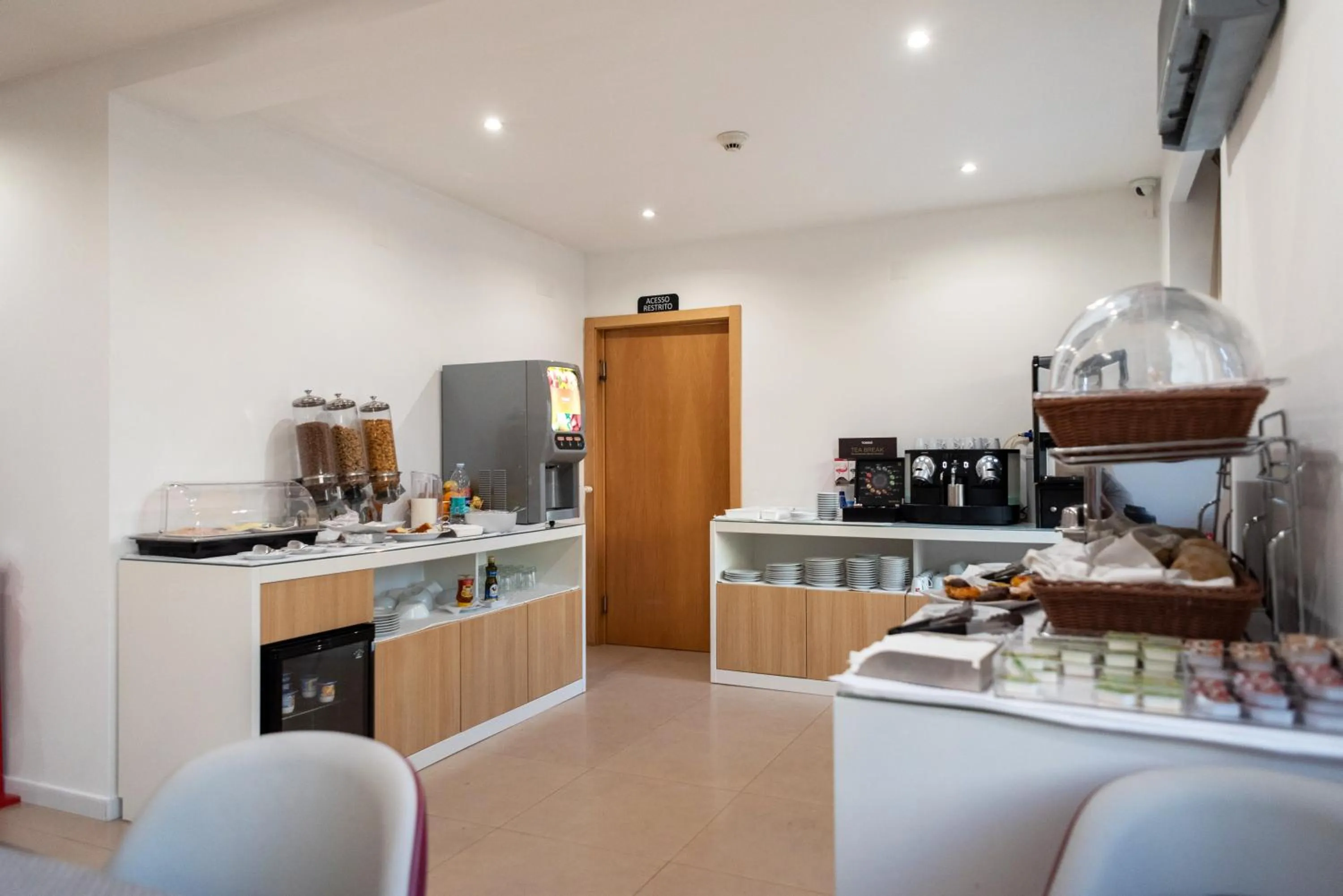 Food in Hotel Canada