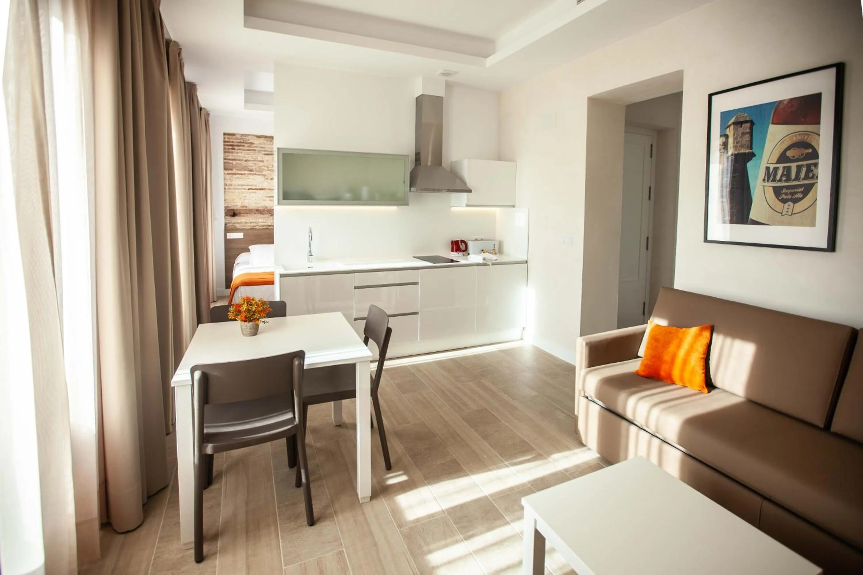 Kitchen or kitchenette in Apartamentos Maier