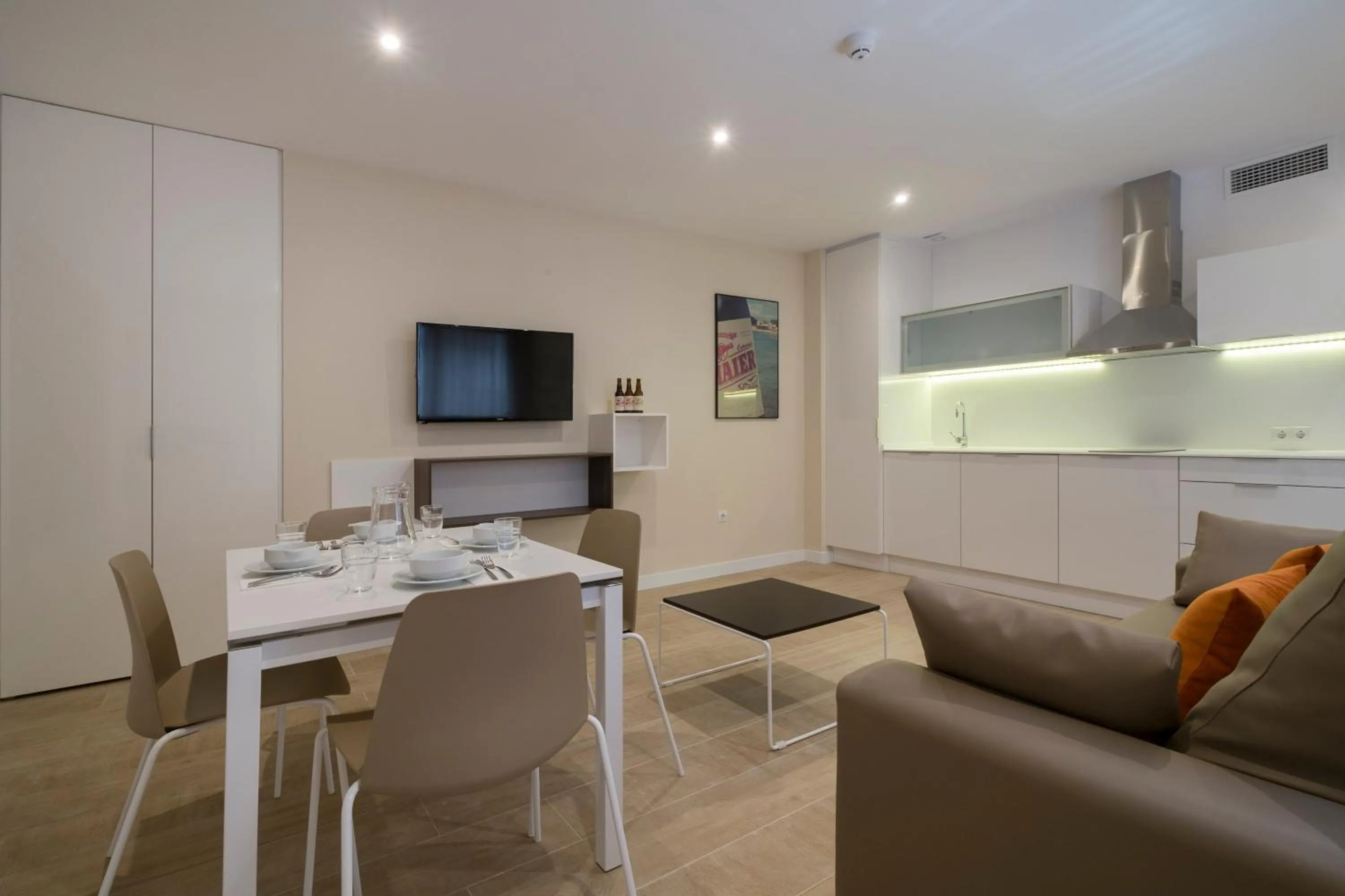 Photo of the whole room in Apartamentos Maier