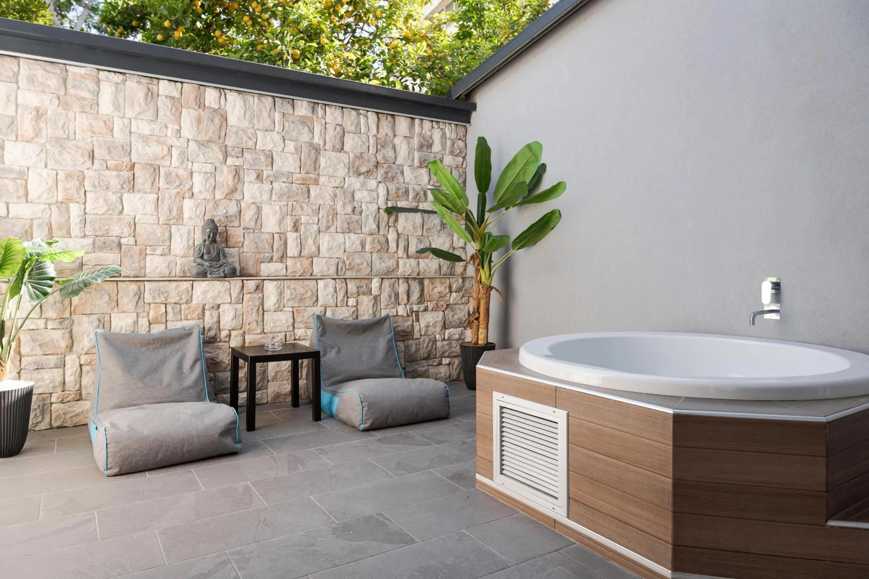 Hot Tub in Sette Suites & Rooms - Adults Only