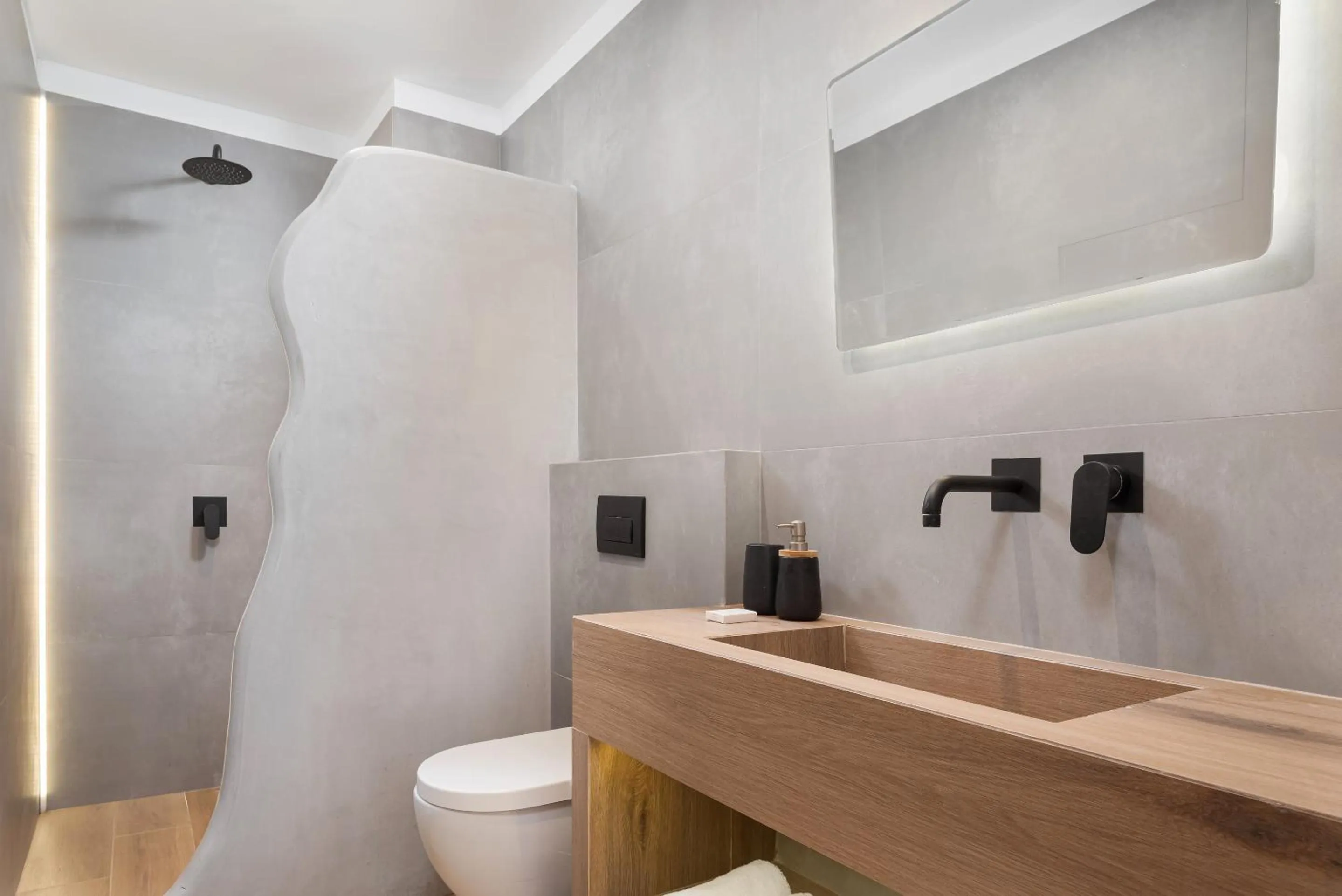 Shower in Sette Suites & Rooms - Adults Only