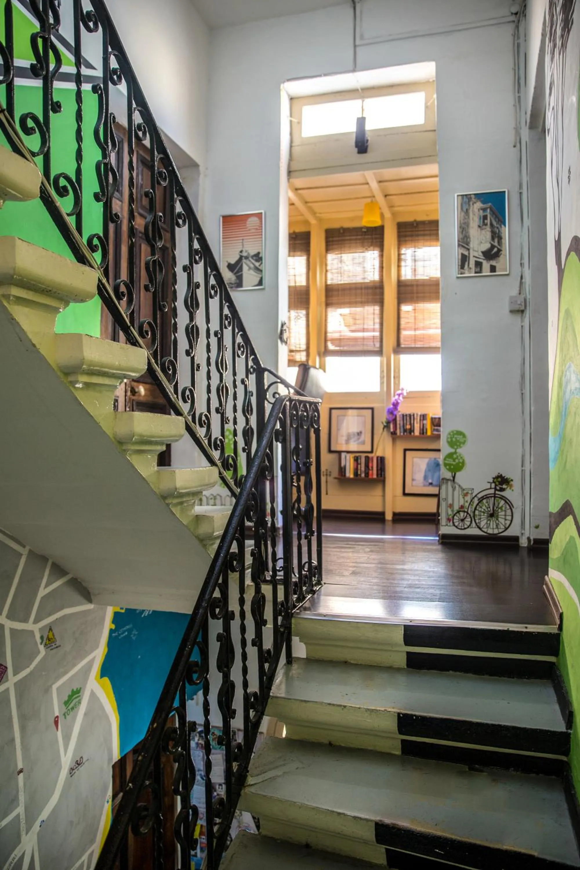 Library in Five Trees