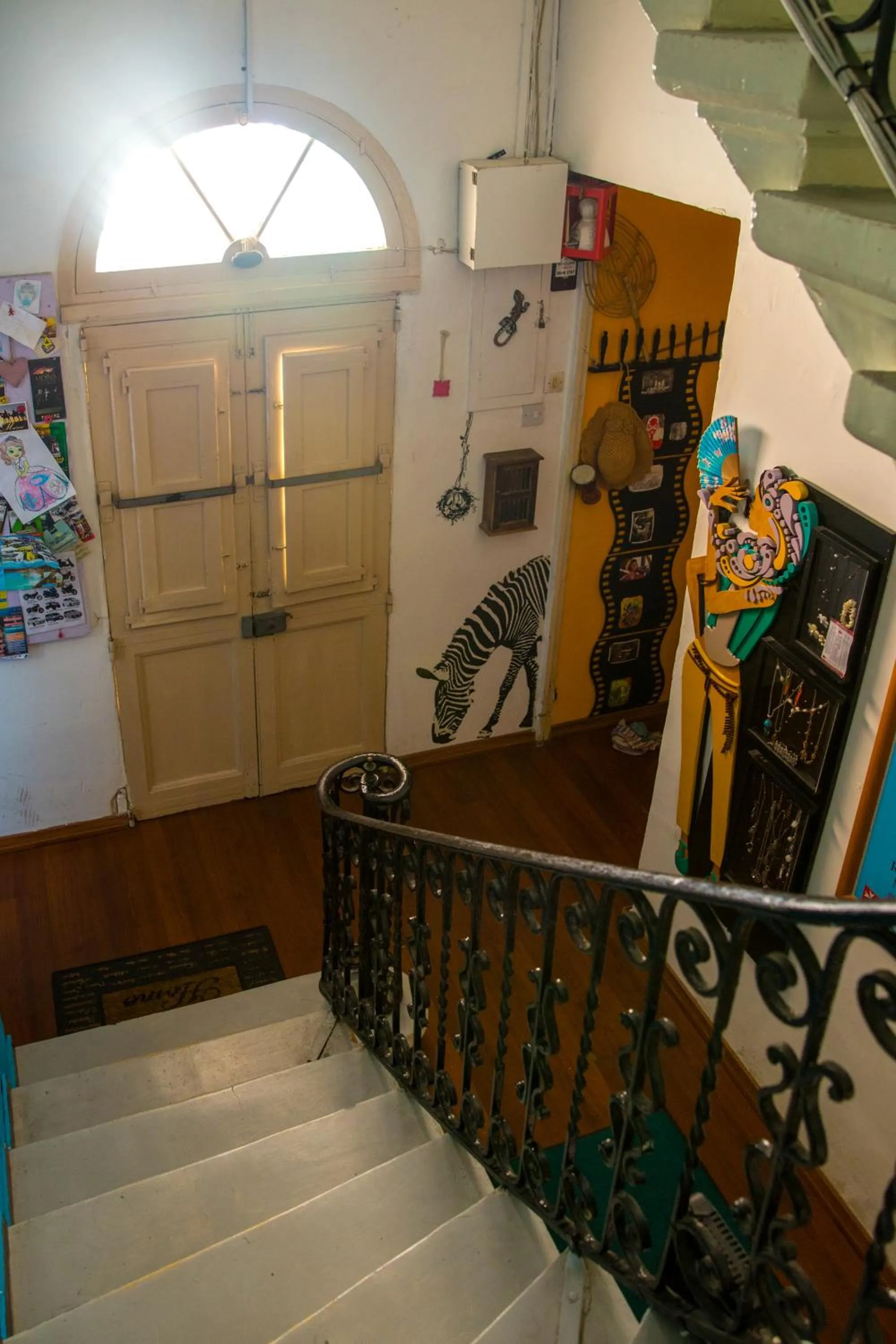 Facade/entrance in Five Trees