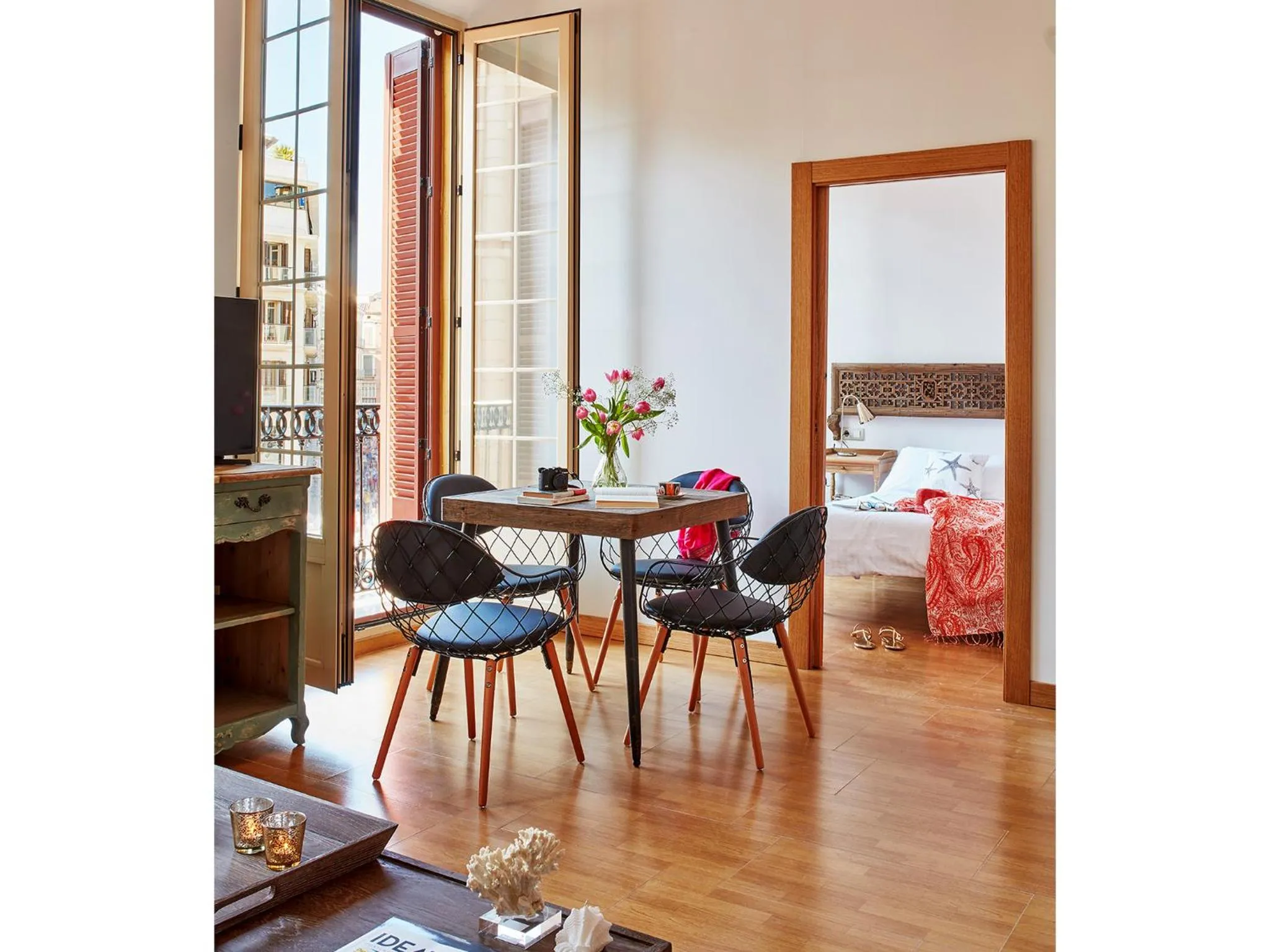 Dining area, Bed in Lodgingmalaga Plaza Constitucion