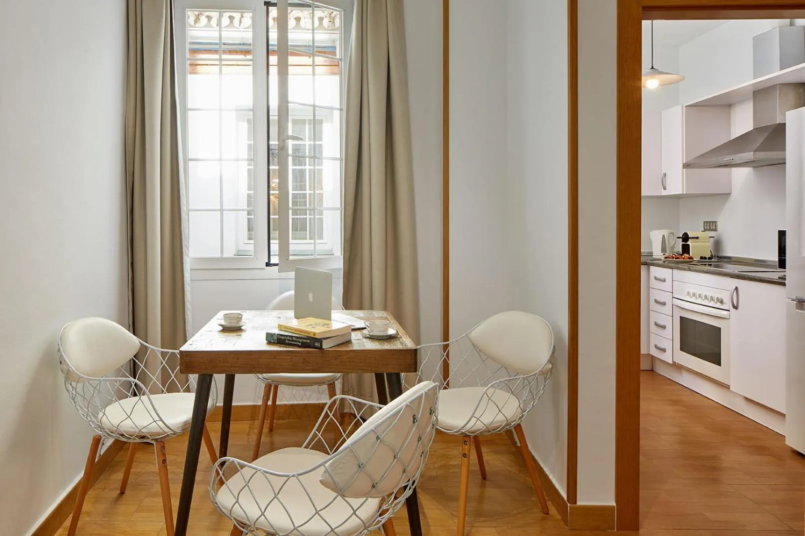 Kitchen or kitchenette in Lodgingmalaga Plaza Constitucion