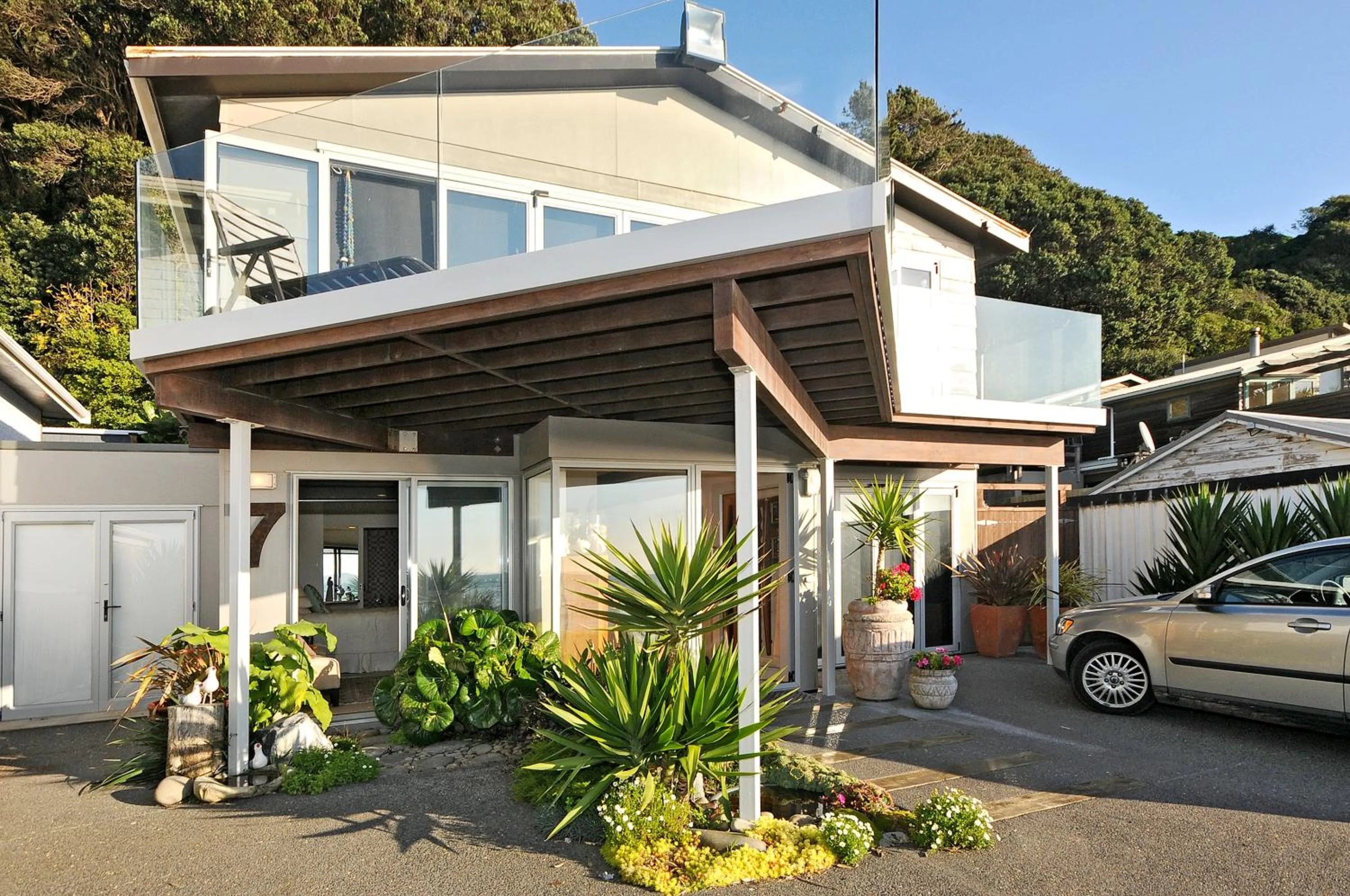 Facade/entrance in Kapiti Waves Bed & Breakfast