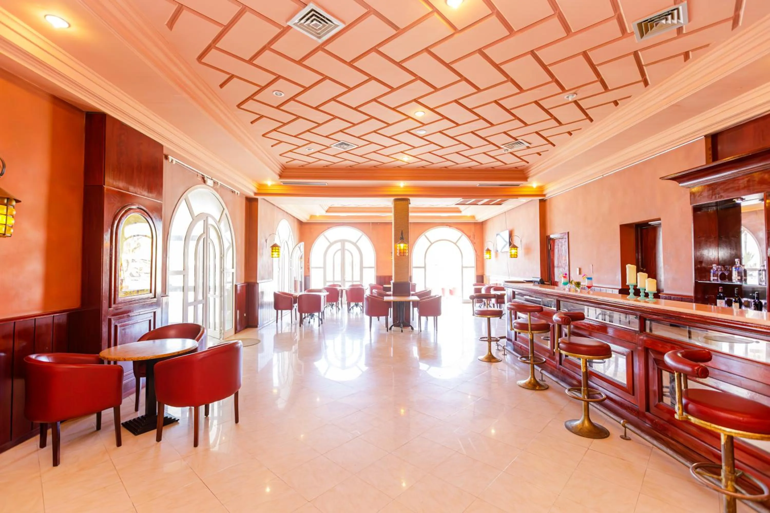 Restaurant/places to eat in Iris Hotel & Thalasso