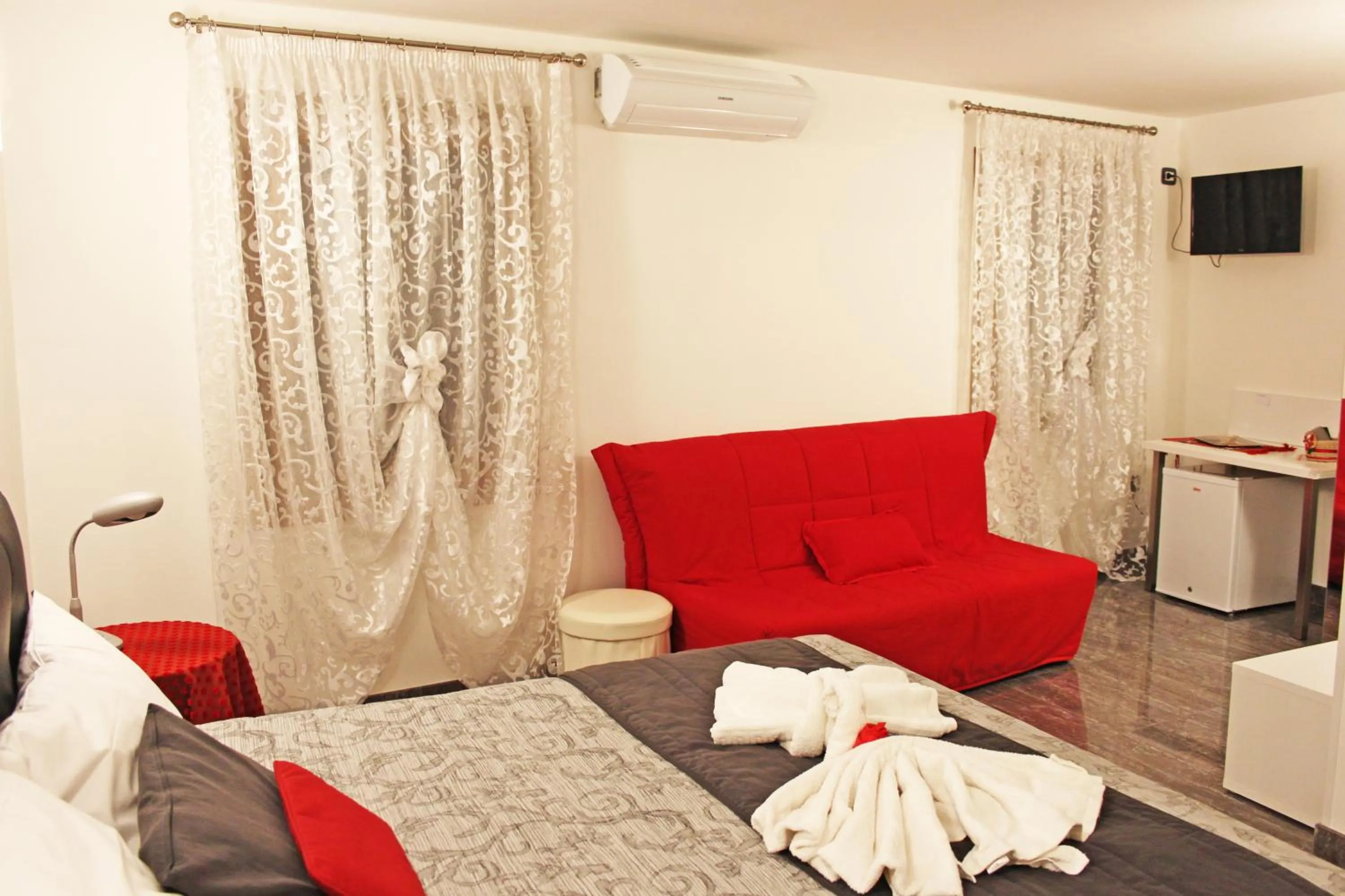 Photo of the whole room, Bed in B&B Antico Orologio