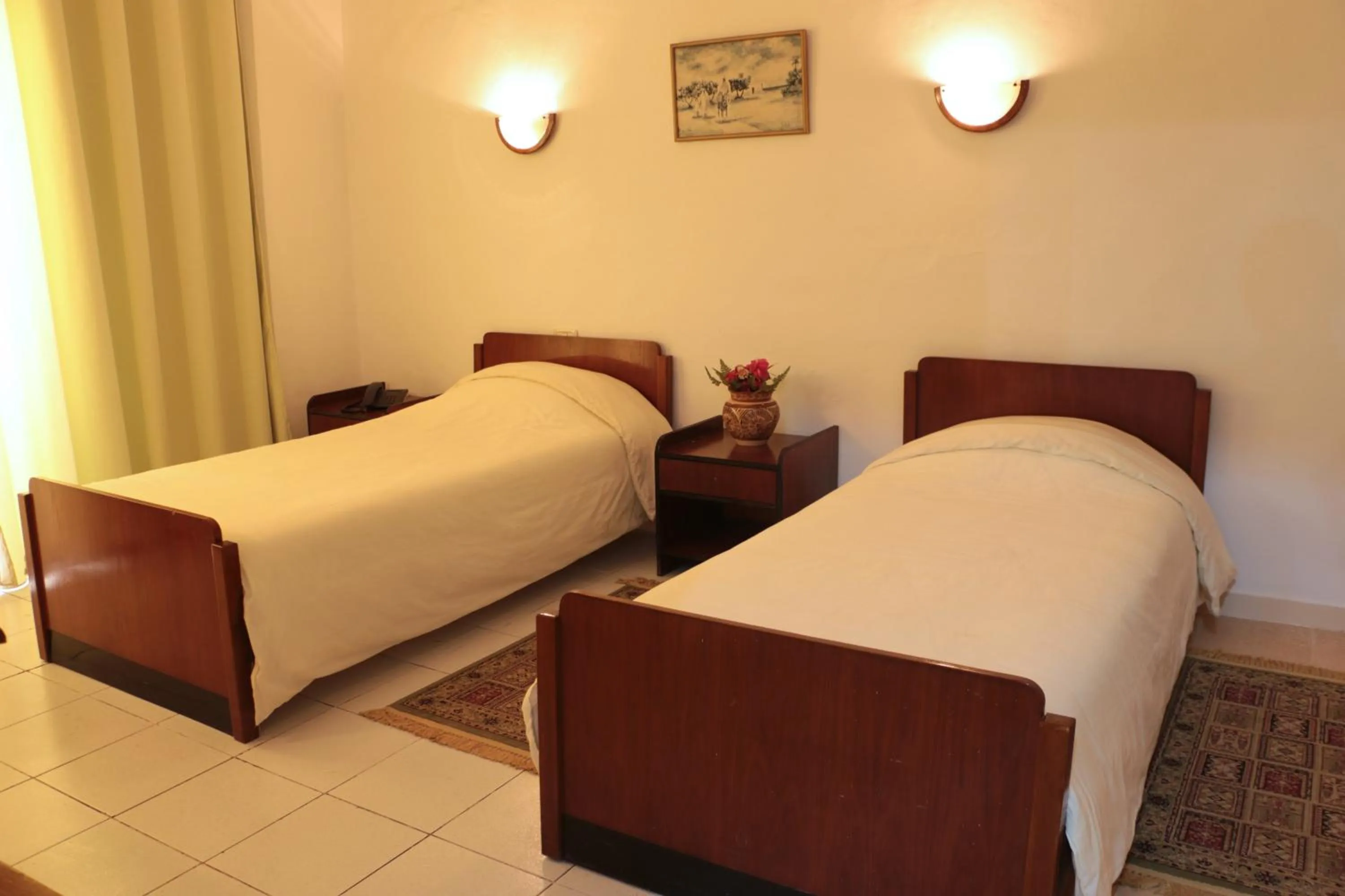 Bedroom, Bed in Hotel Saint Georges Tunis