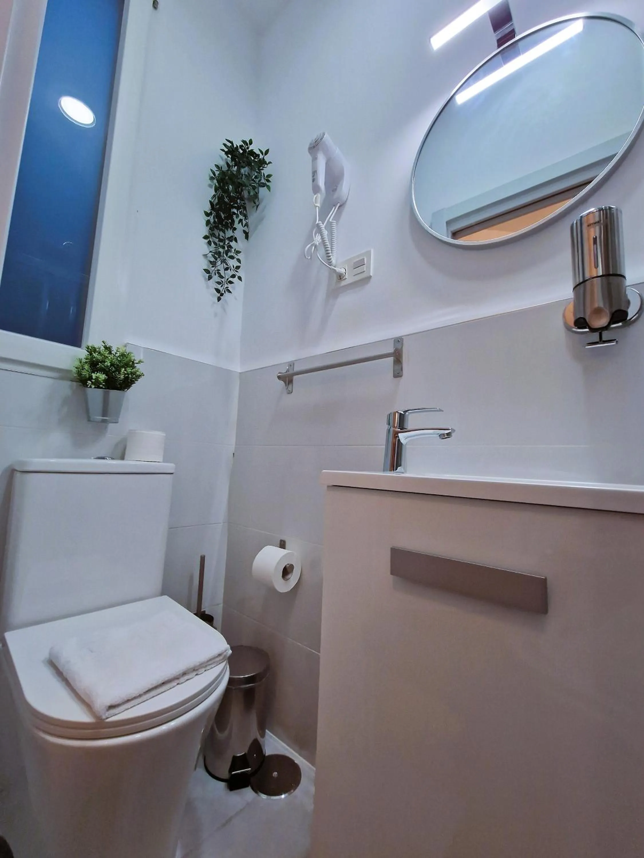 Toilet in Hostal A Nuestra Senora de La Paloma