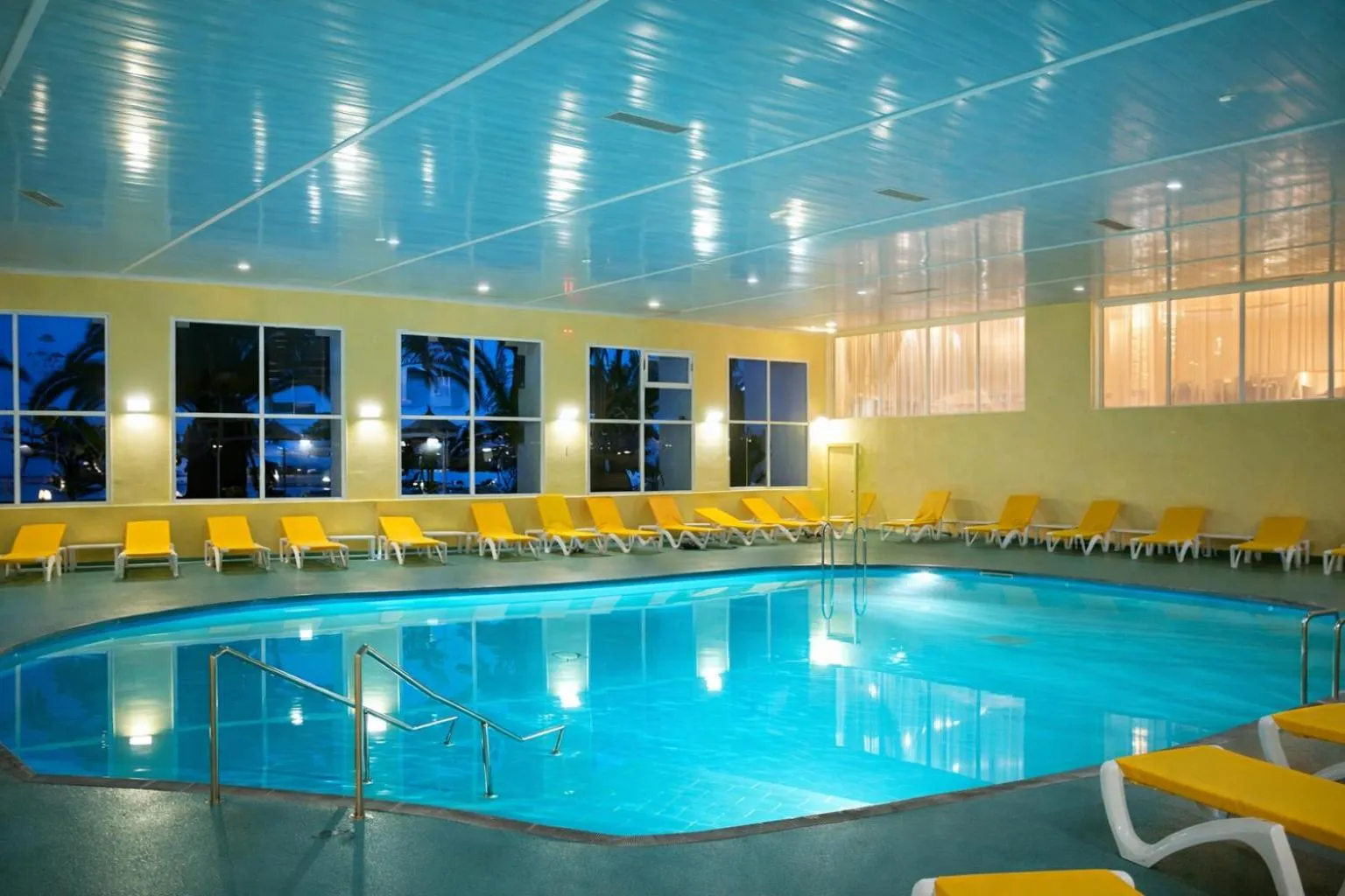 Swimming pool in Hotel El Habib Monastir