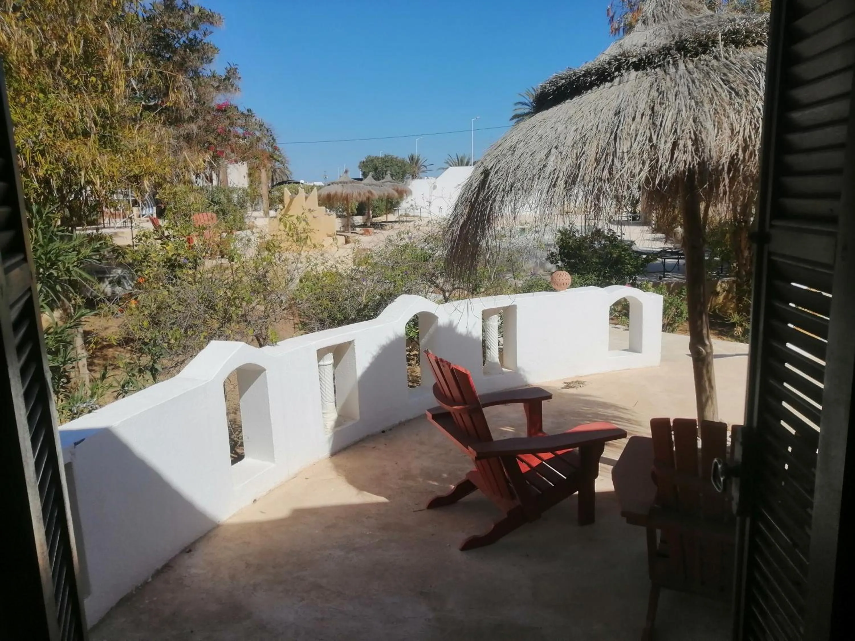 Pool view in Menzel Sonia Caja