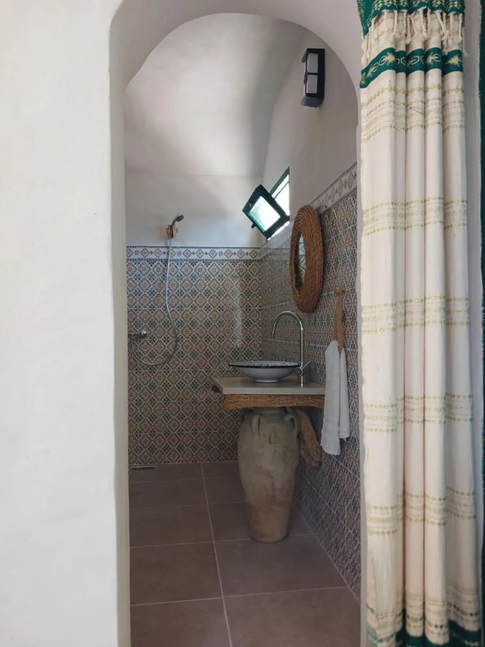 Shower in Menzel Sonia Caja