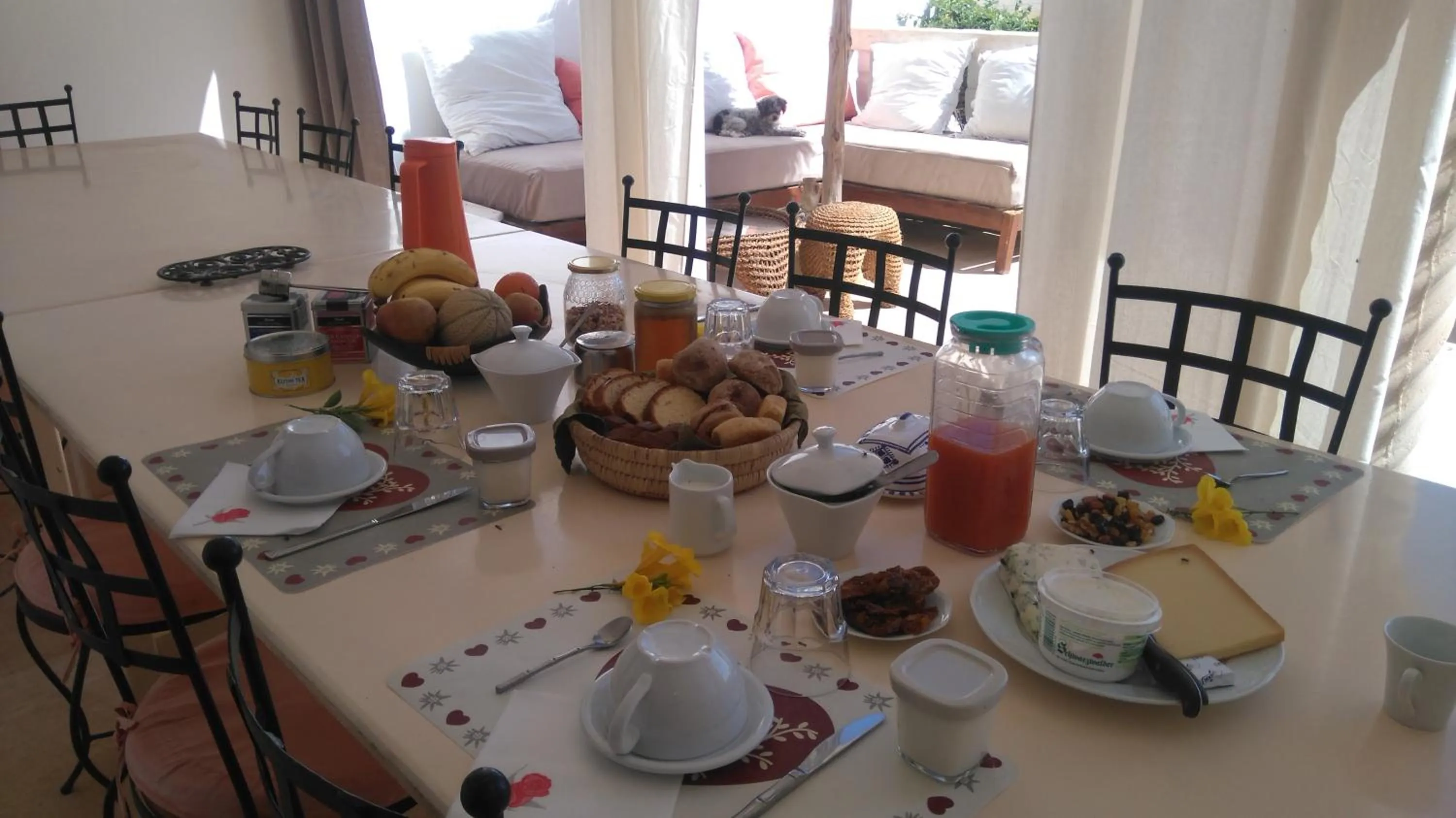 Breakfast in Menzel Sonia Caja