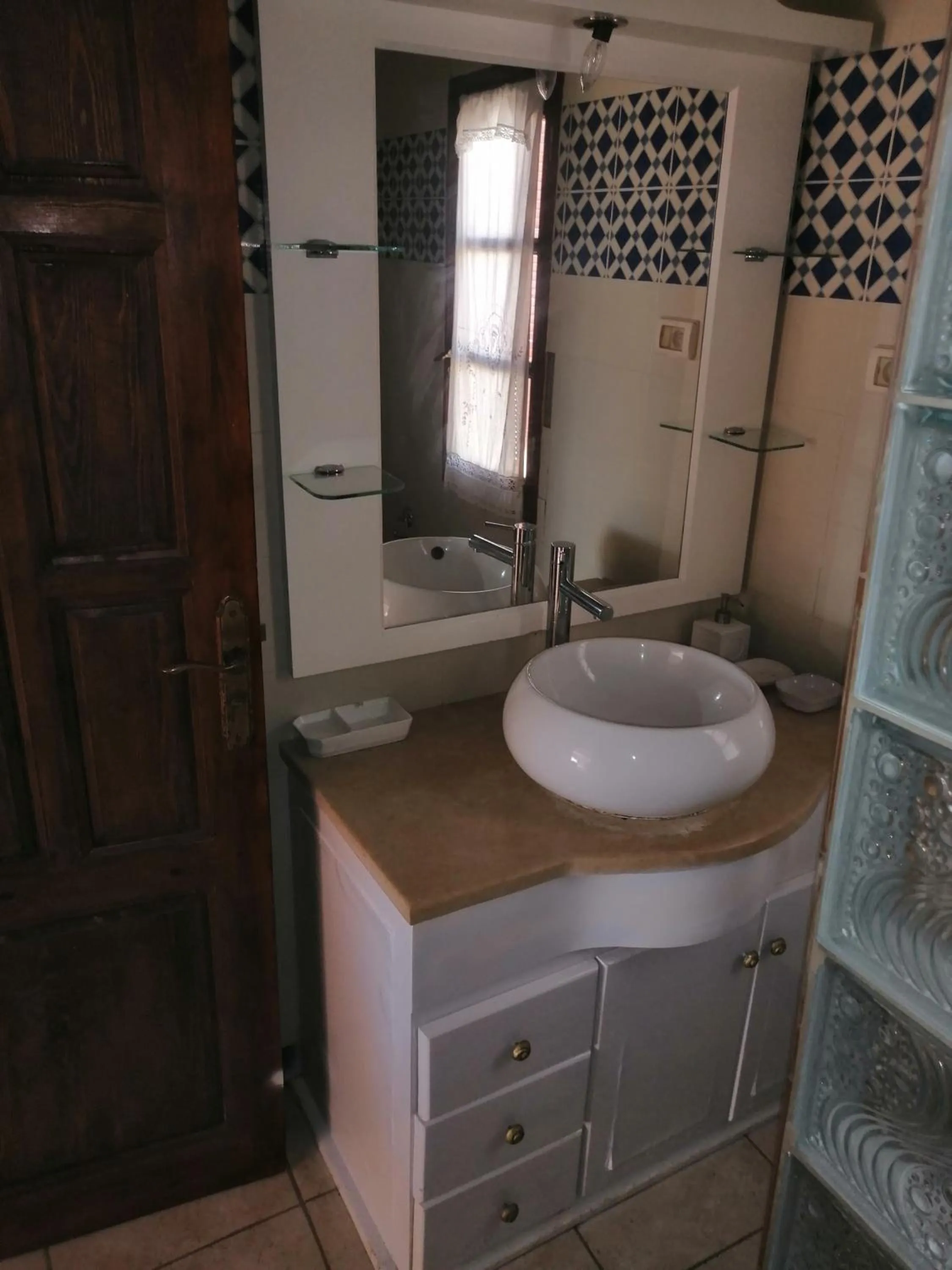 Bathroom in Menzel Sonia Caja