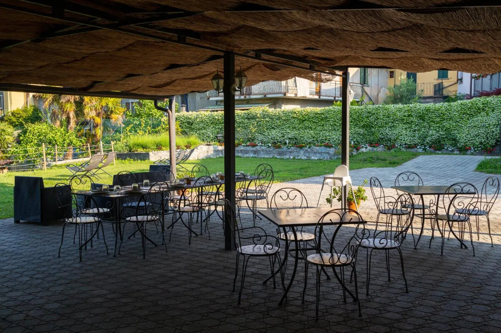 Restaurant/places to eat in Andirivieni Bellagio Guest House