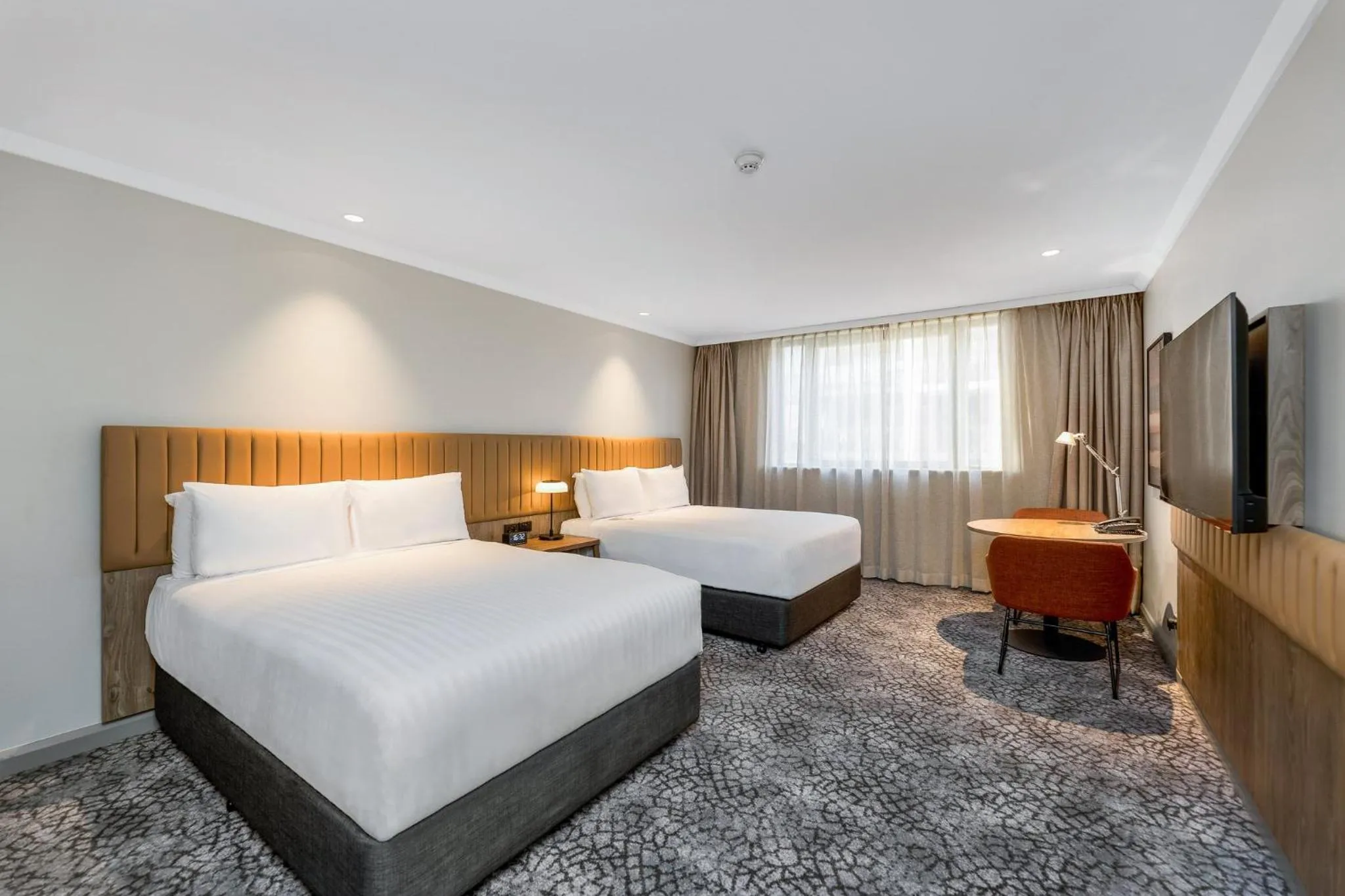 Photo of the whole room, Bed in Crowne Plaza Perth by IHG