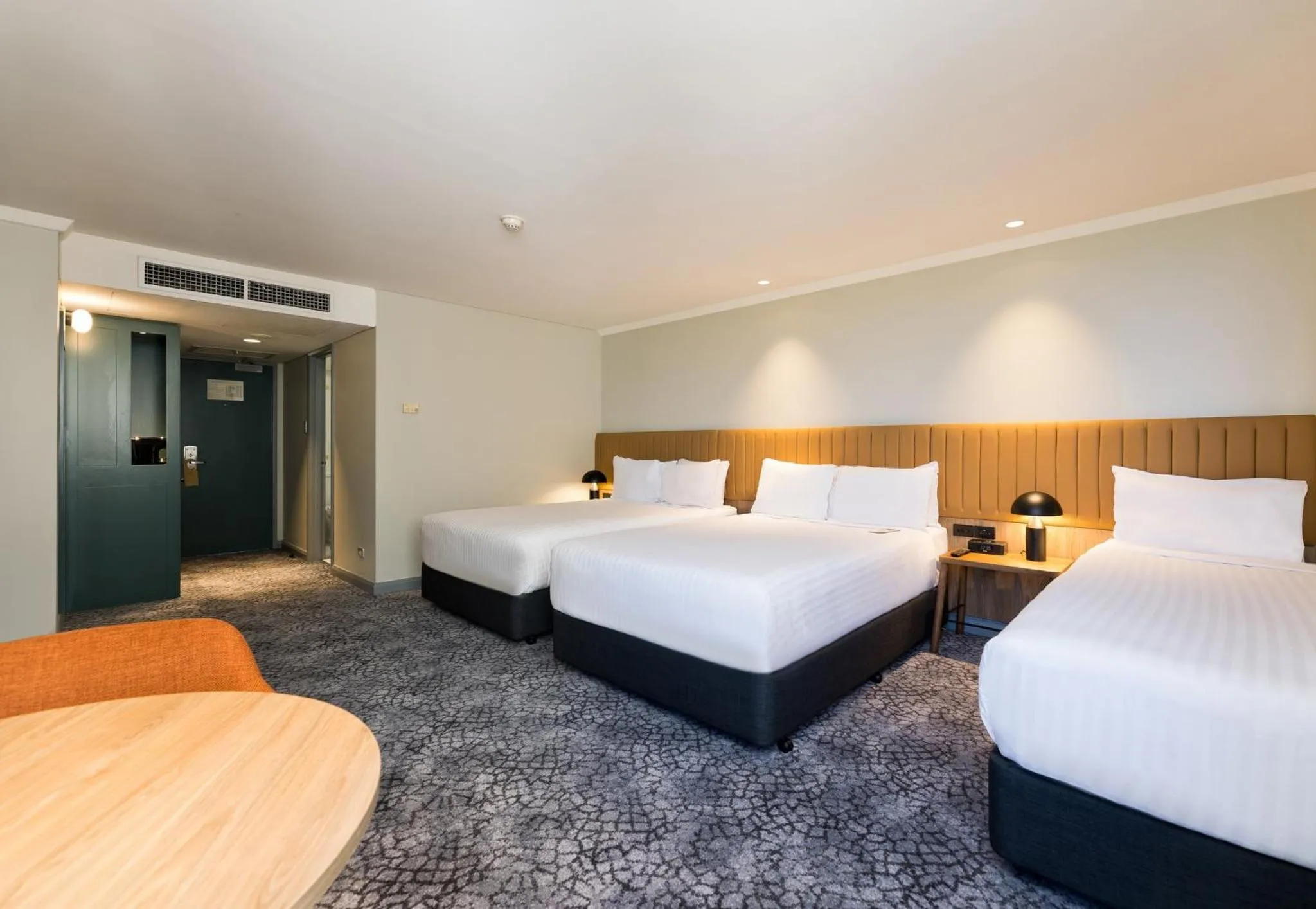 Photo of the whole room, Bed in Crowne Plaza Perth by IHG