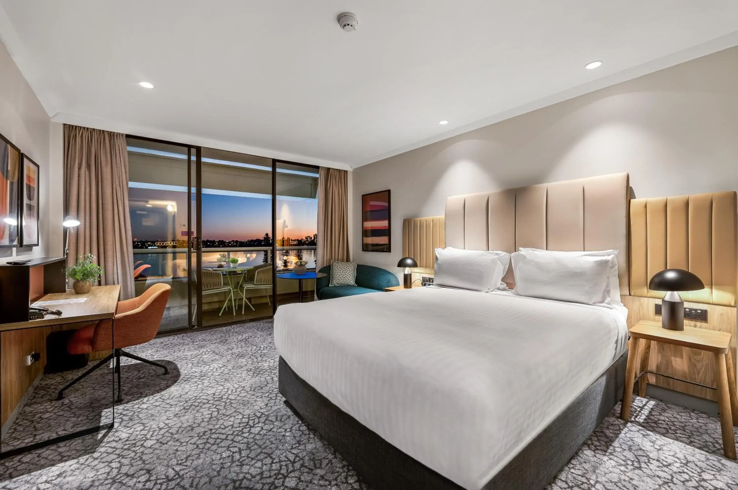 Premium Queen Room with Balcony and River View - High Floor in Crowne Plaza Perth by IHG Premium Queen Room with Balcony and River View - High Floor in Crowne Plaza Perth by IHG