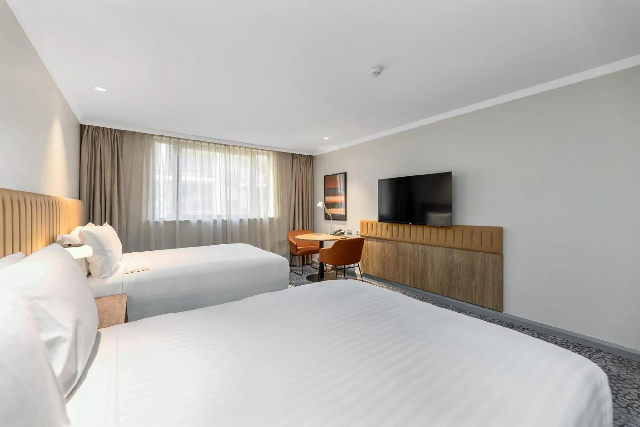 Photo of the whole room, Bed in Crowne Plaza Perth by IHG