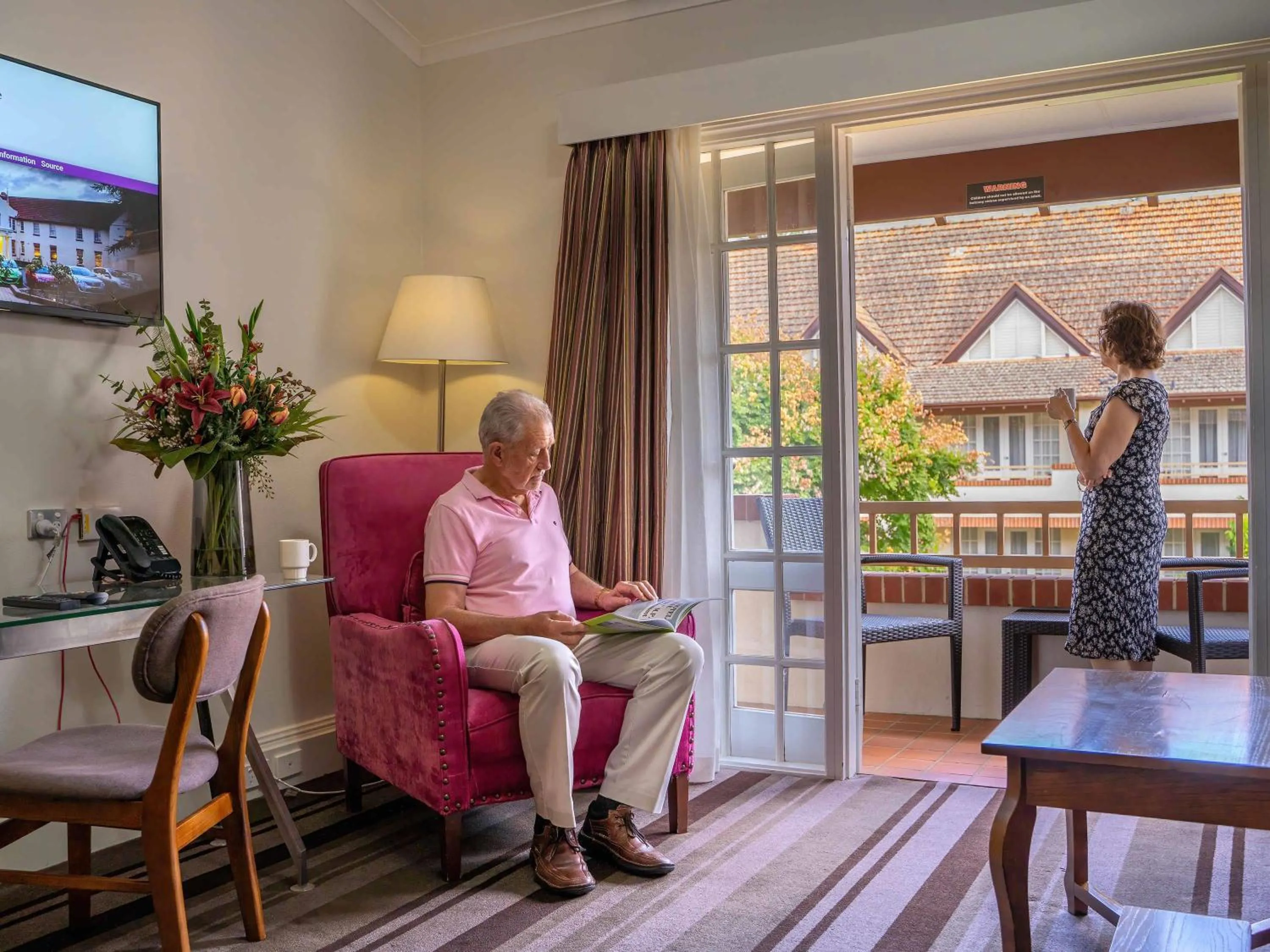 Bedroom in Mercure Canberra