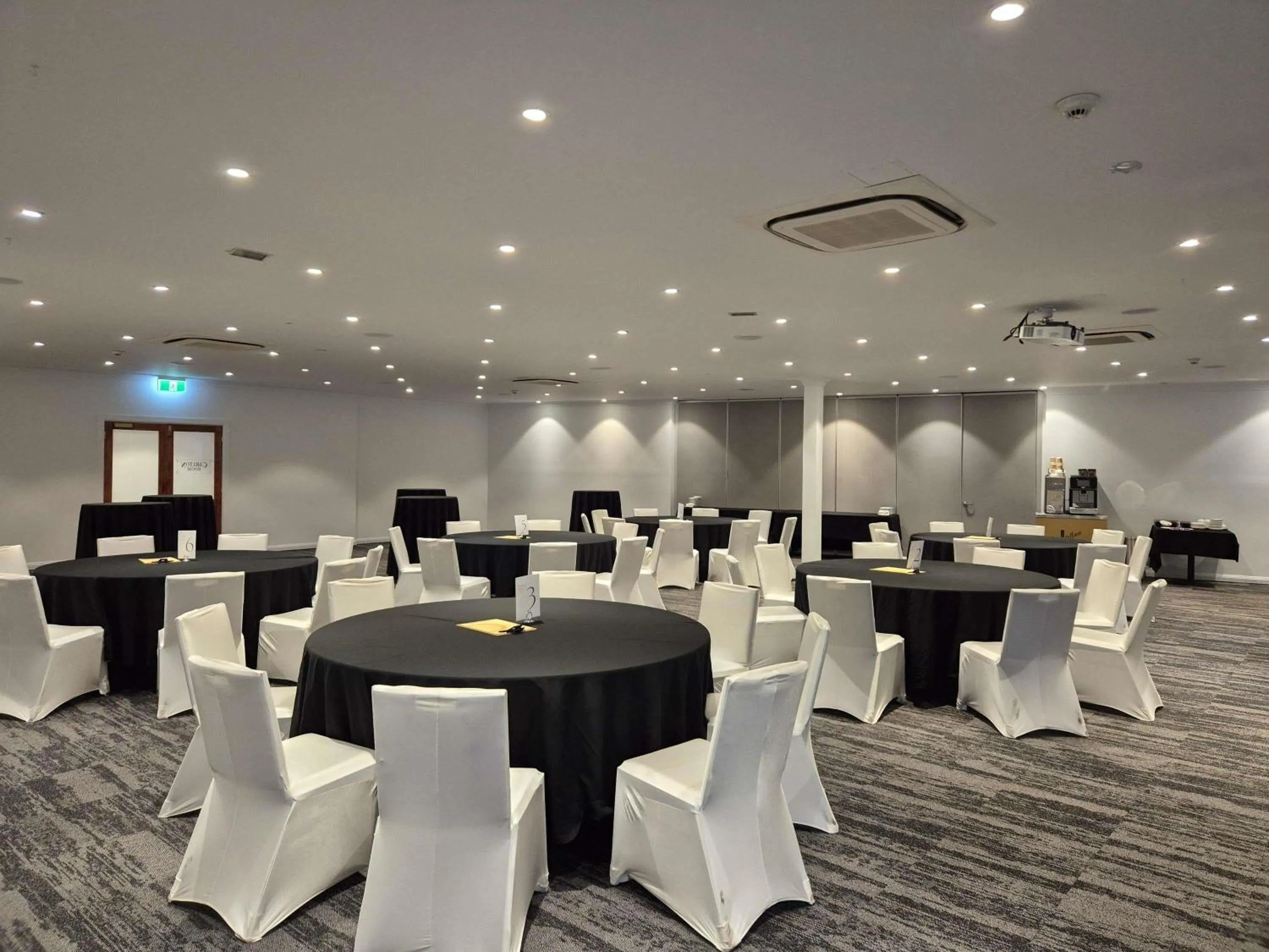 Meeting/conference room in Mercure Canberra