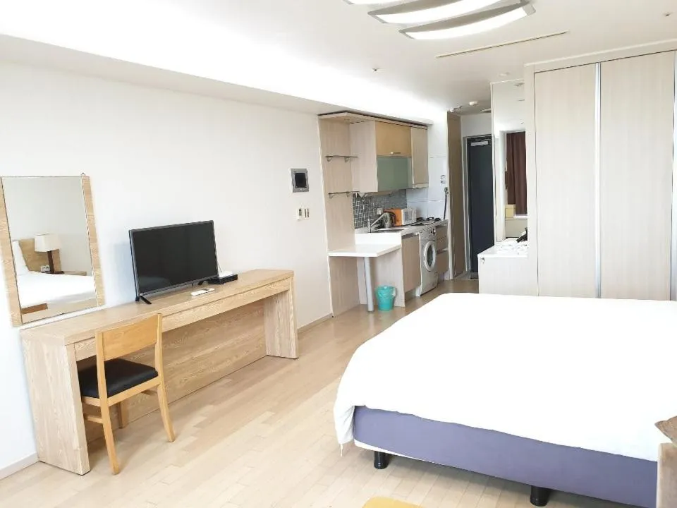 Living room, Bed in Good Day Airtel