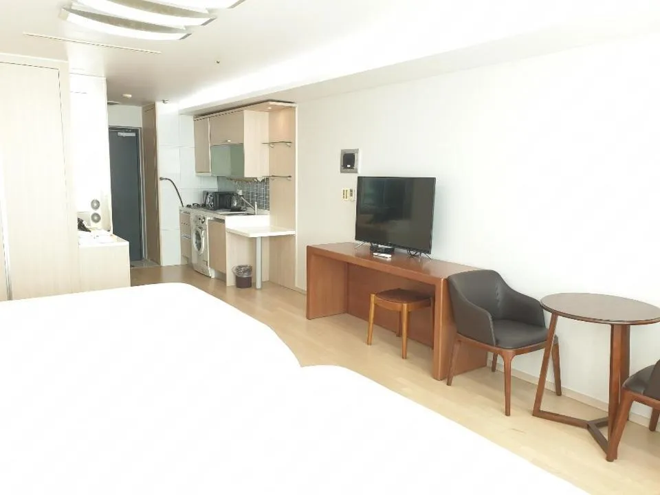 Living room, Bed in Good Day Airtel