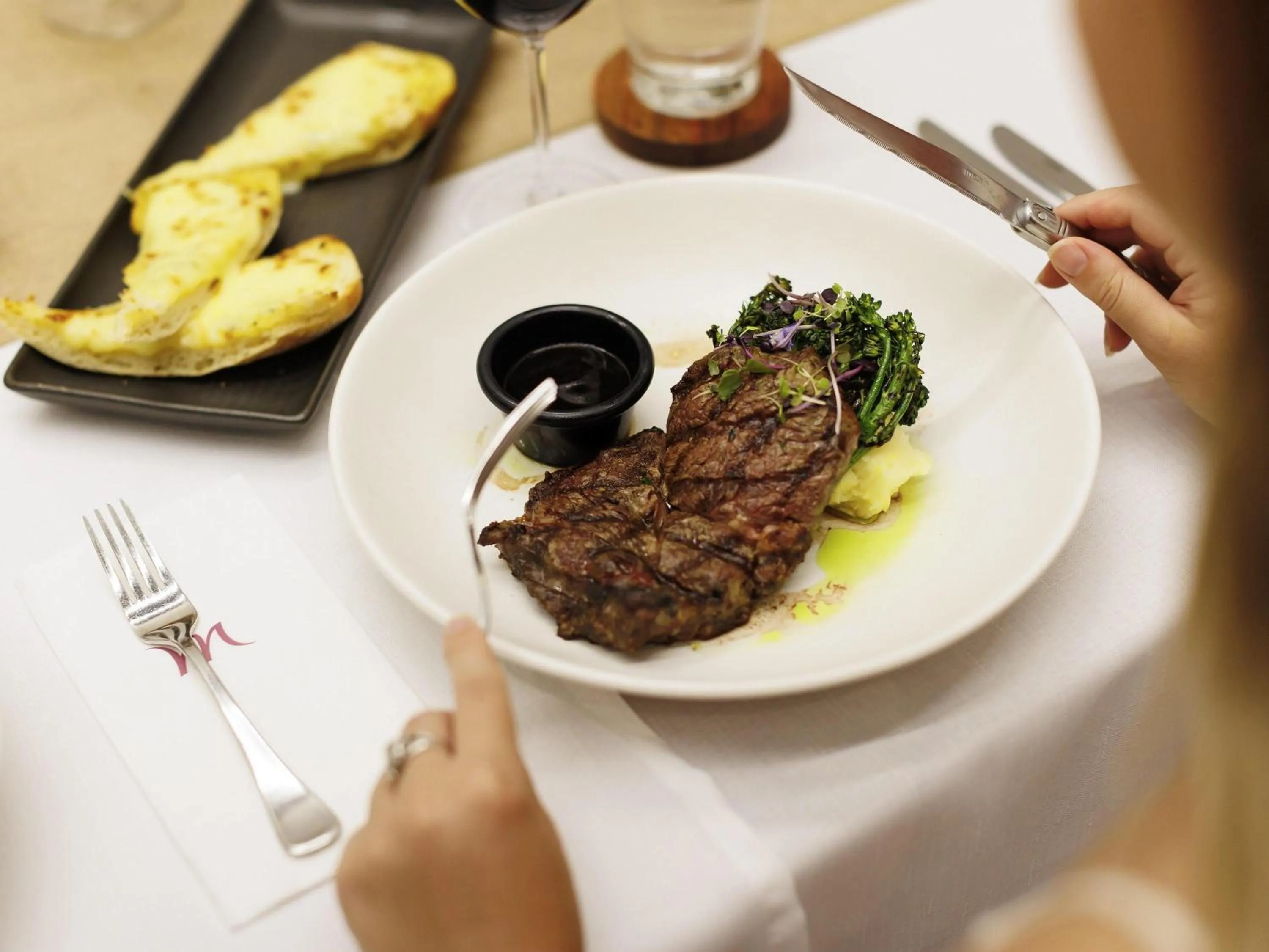 Restaurant/places to eat in Mercure Kakadu Crocodile