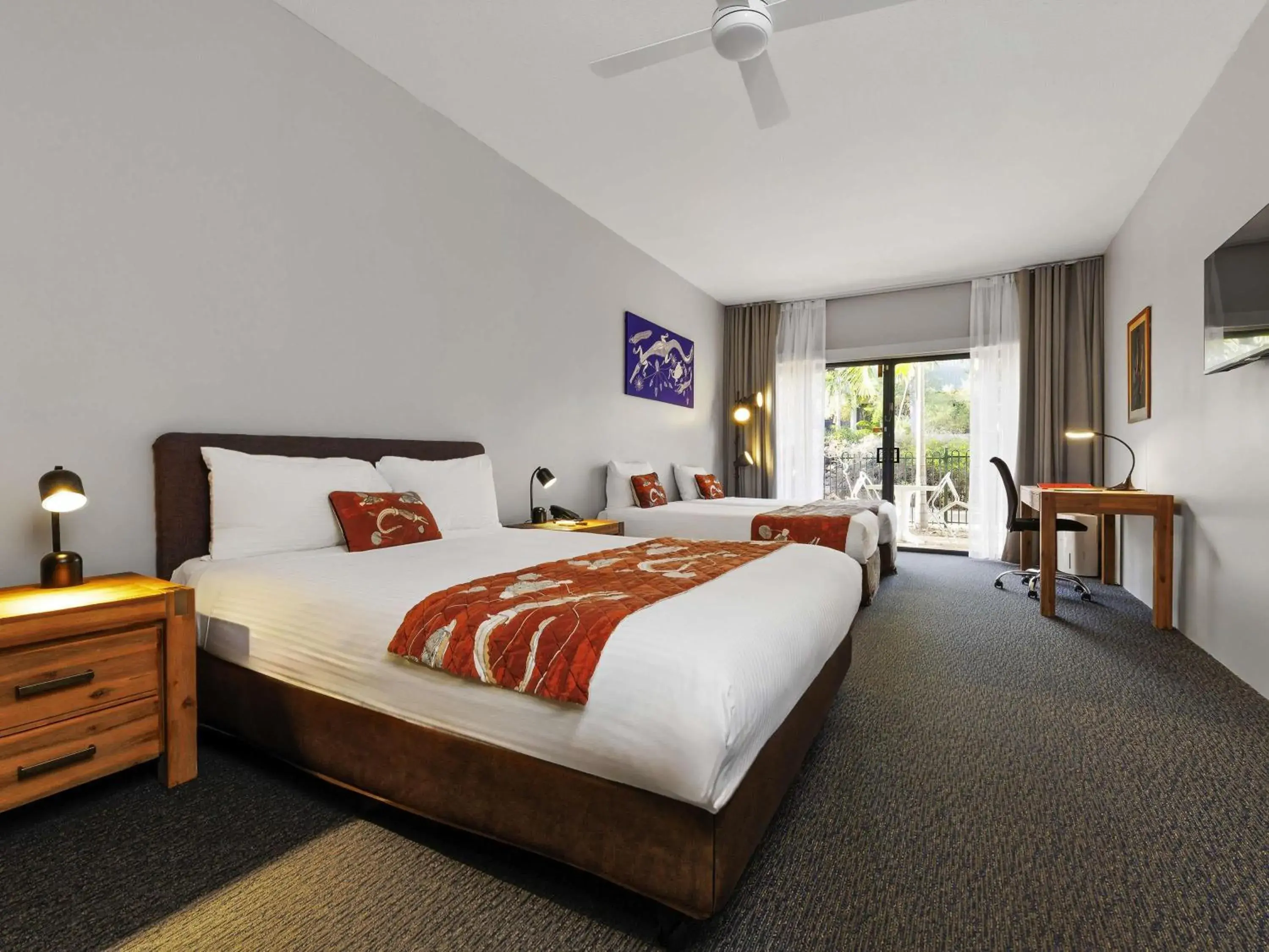 Court Yard Family in Mercure Kakadu Crocodile Court Yard Family in Mercure Kakadu Crocodile