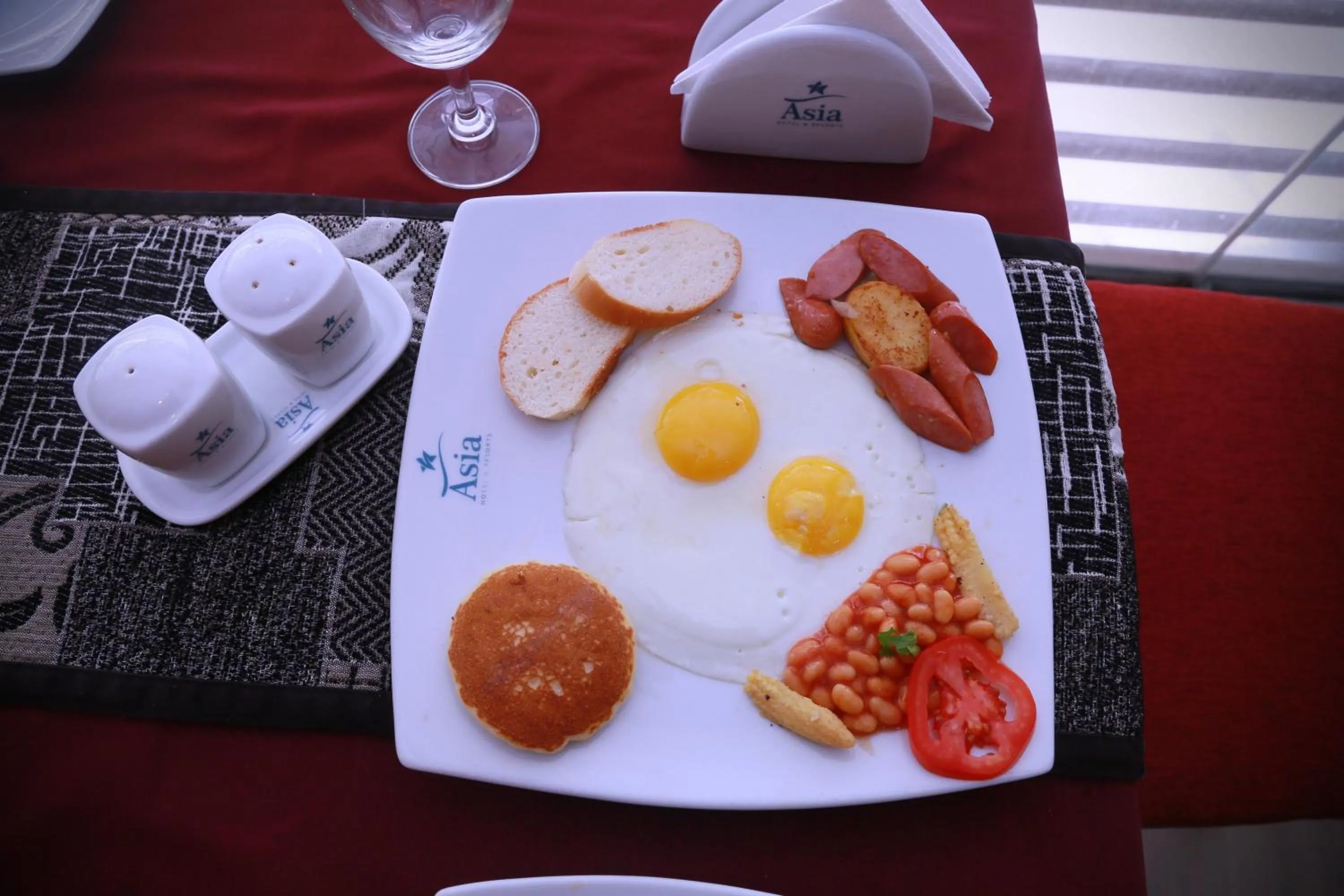 Restaurant/places to eat in Asia Hotel & Resorts