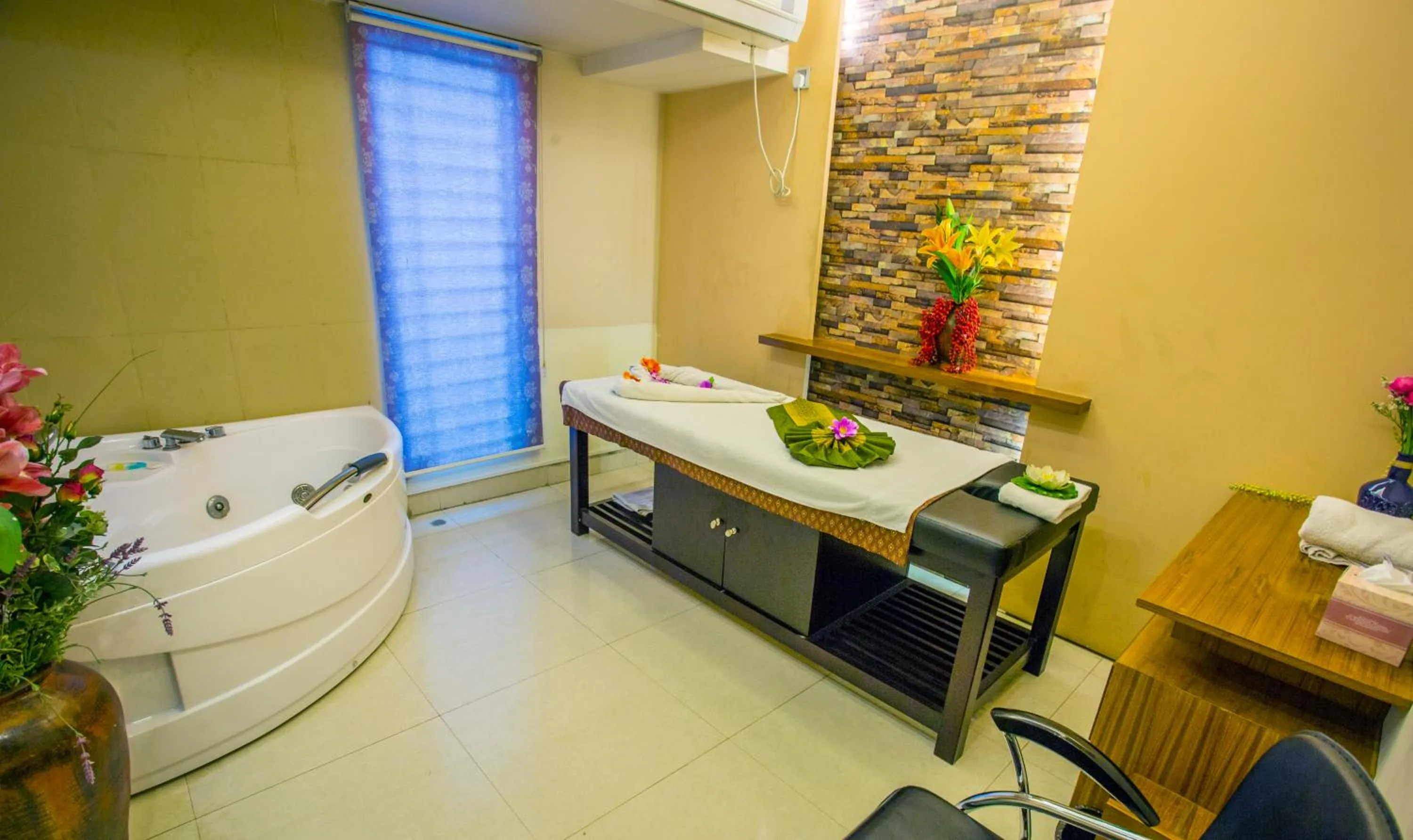 Hot Tub in Asia Hotel & Resorts