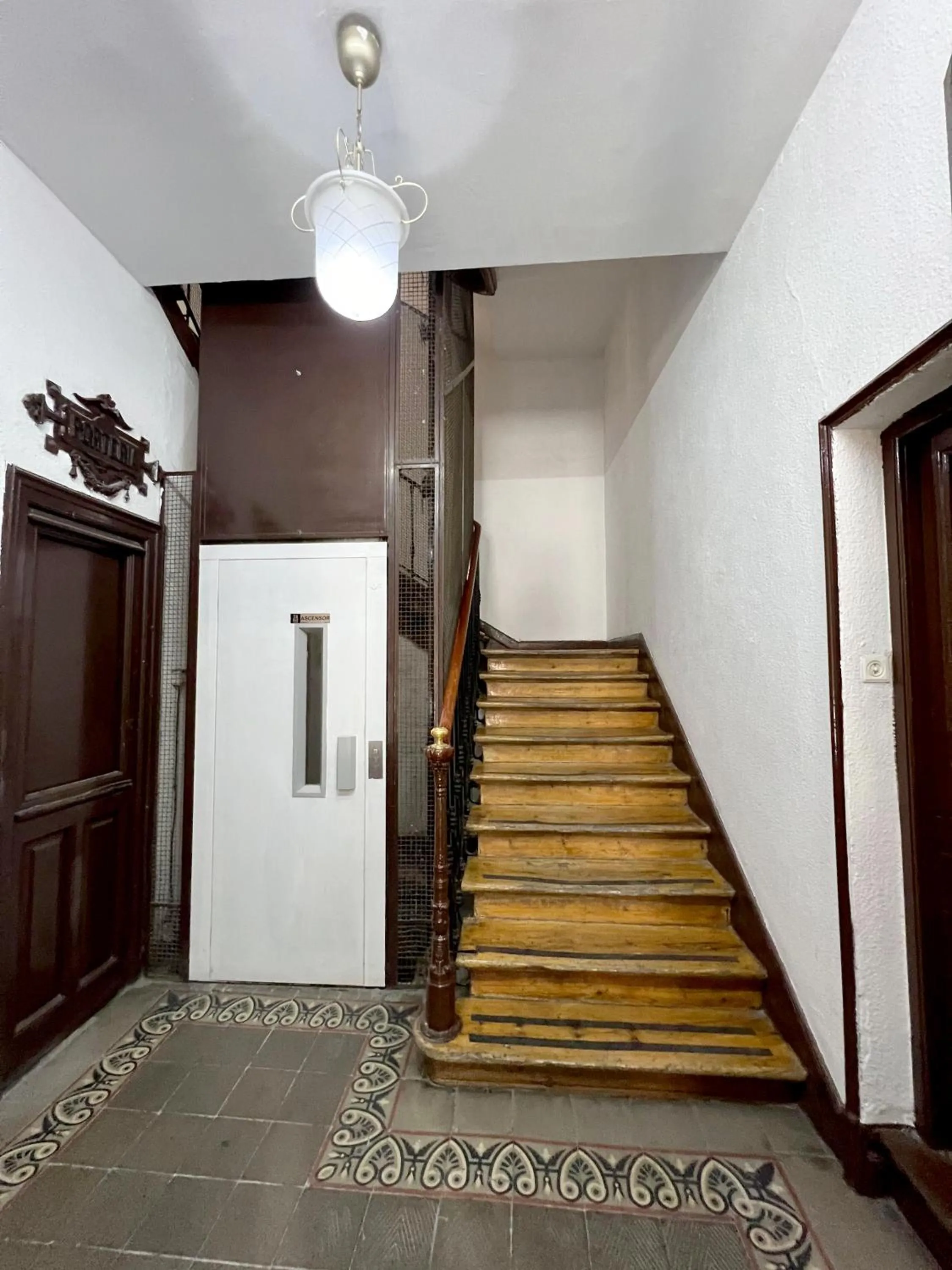 Facade/entrance in Hostal Abel Victoriano