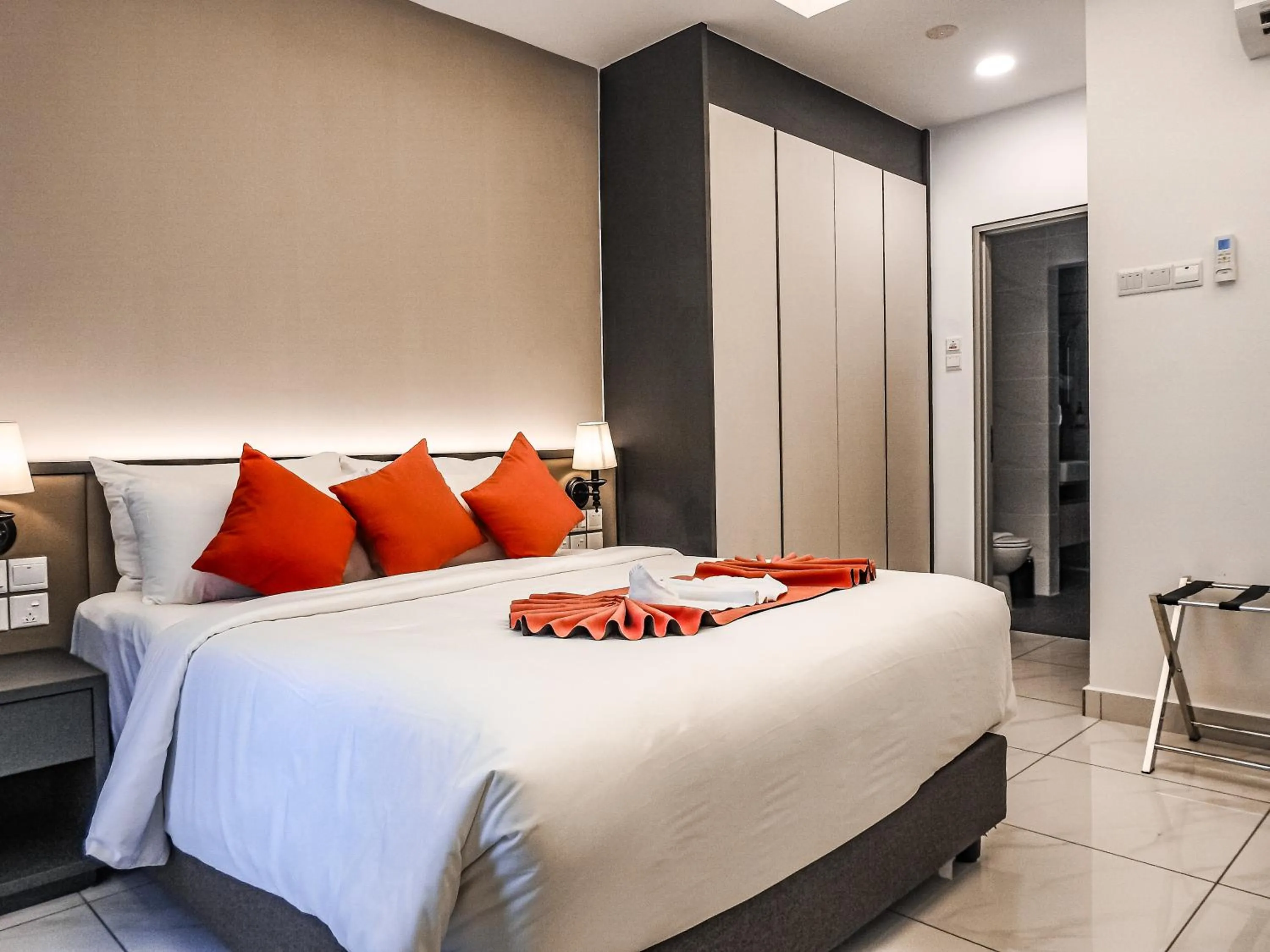 Bed in Grand Ion Delemen Hotel