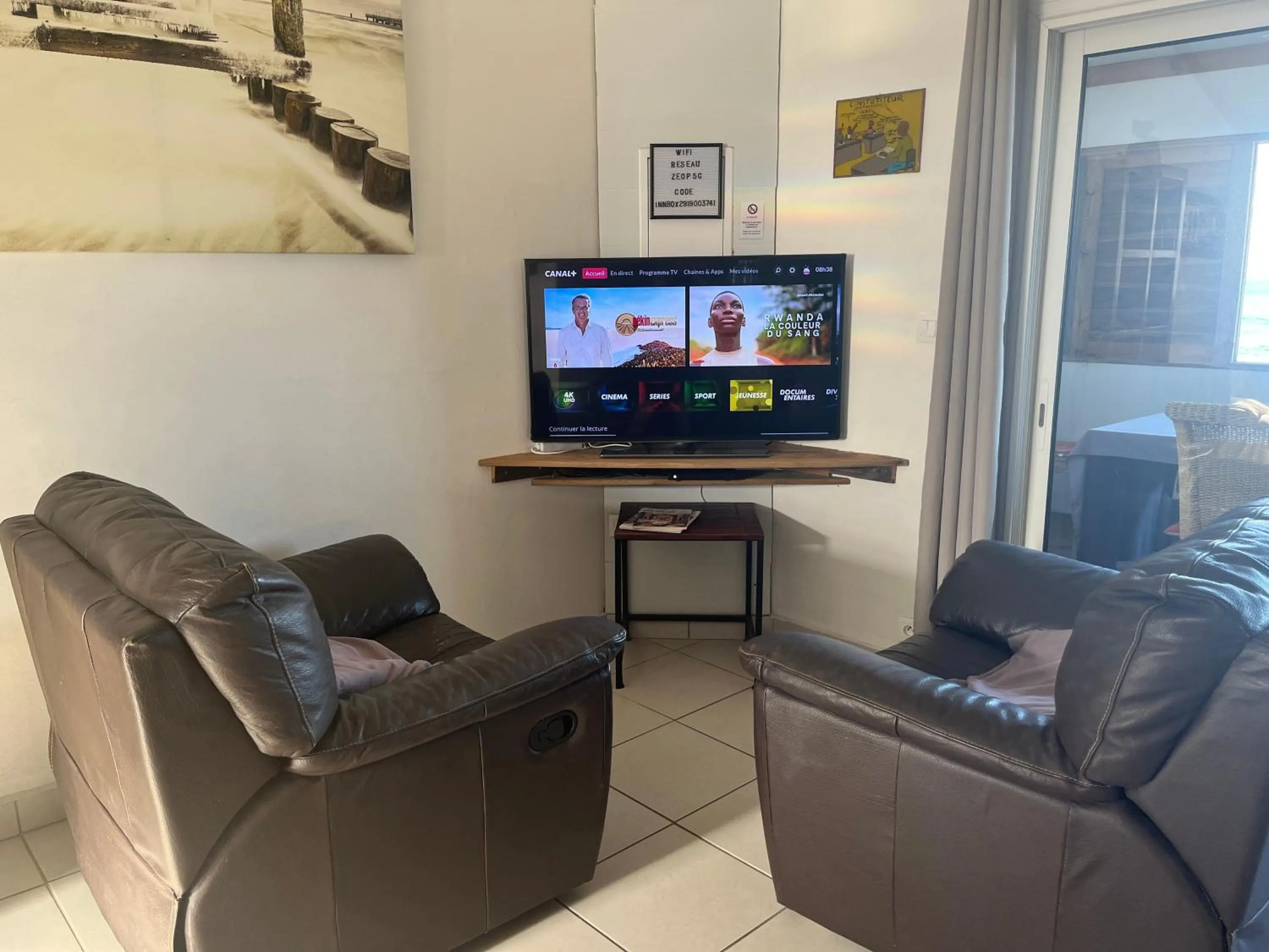 TV and multimedia in Le Cannelle