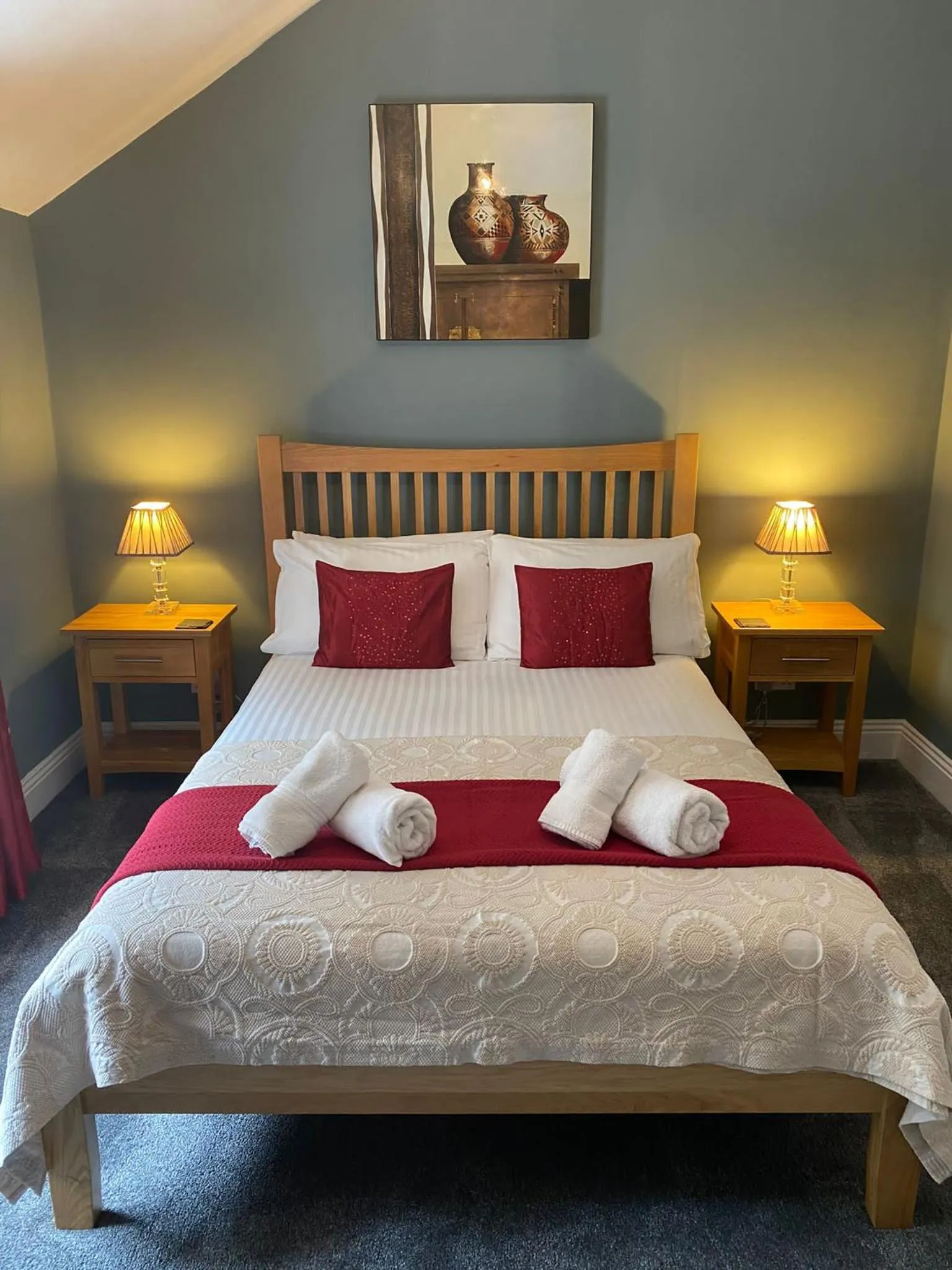 Bedroom, Bed in Ambleside Central