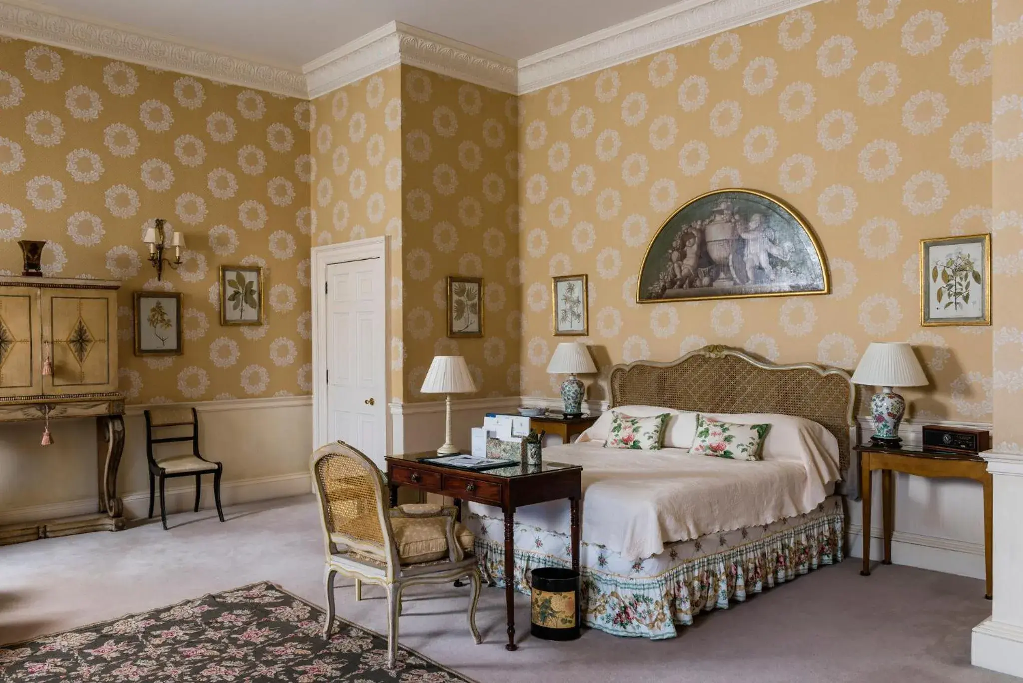 Deluxe Double Room - single occupancy in Hartwell House & Spa Deluxe Double Room - single occupancy in Hartwell House & Spa