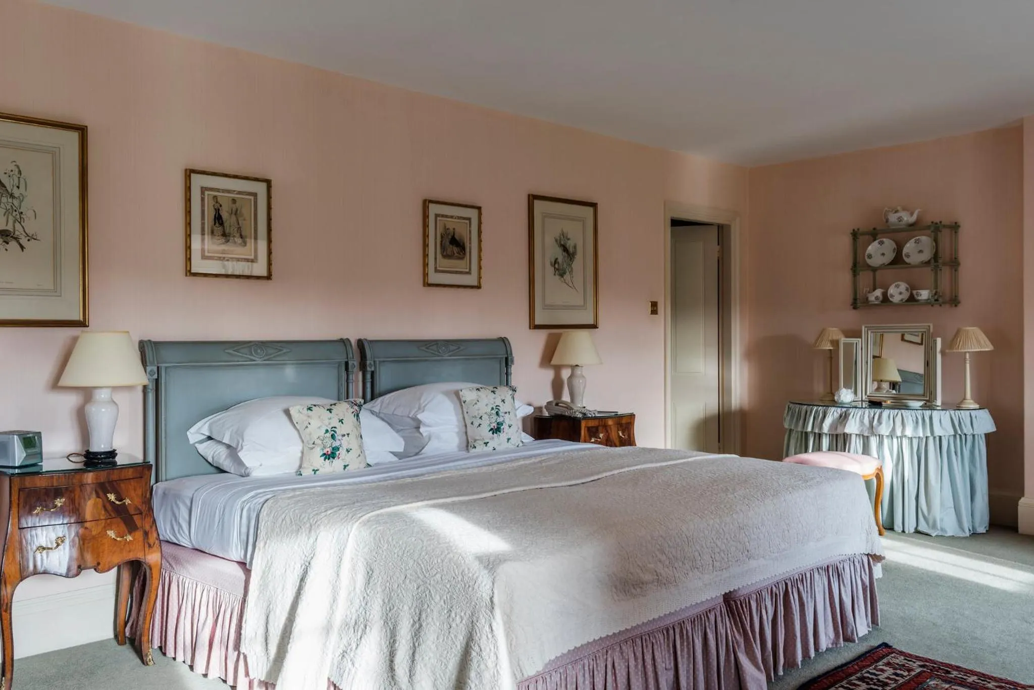 Bed in Hartwell House & Spa