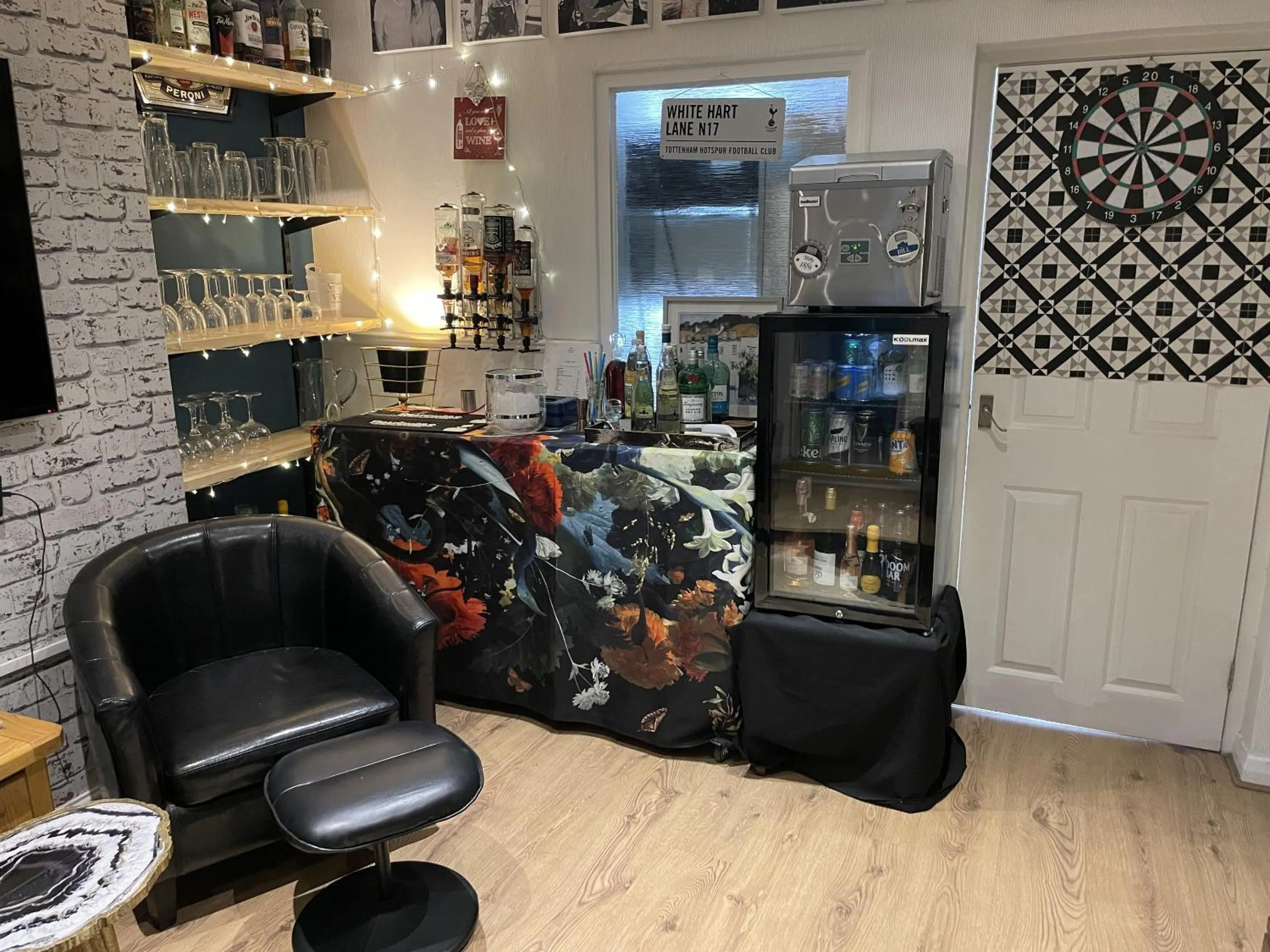 Lounge or bar in Abingdon House