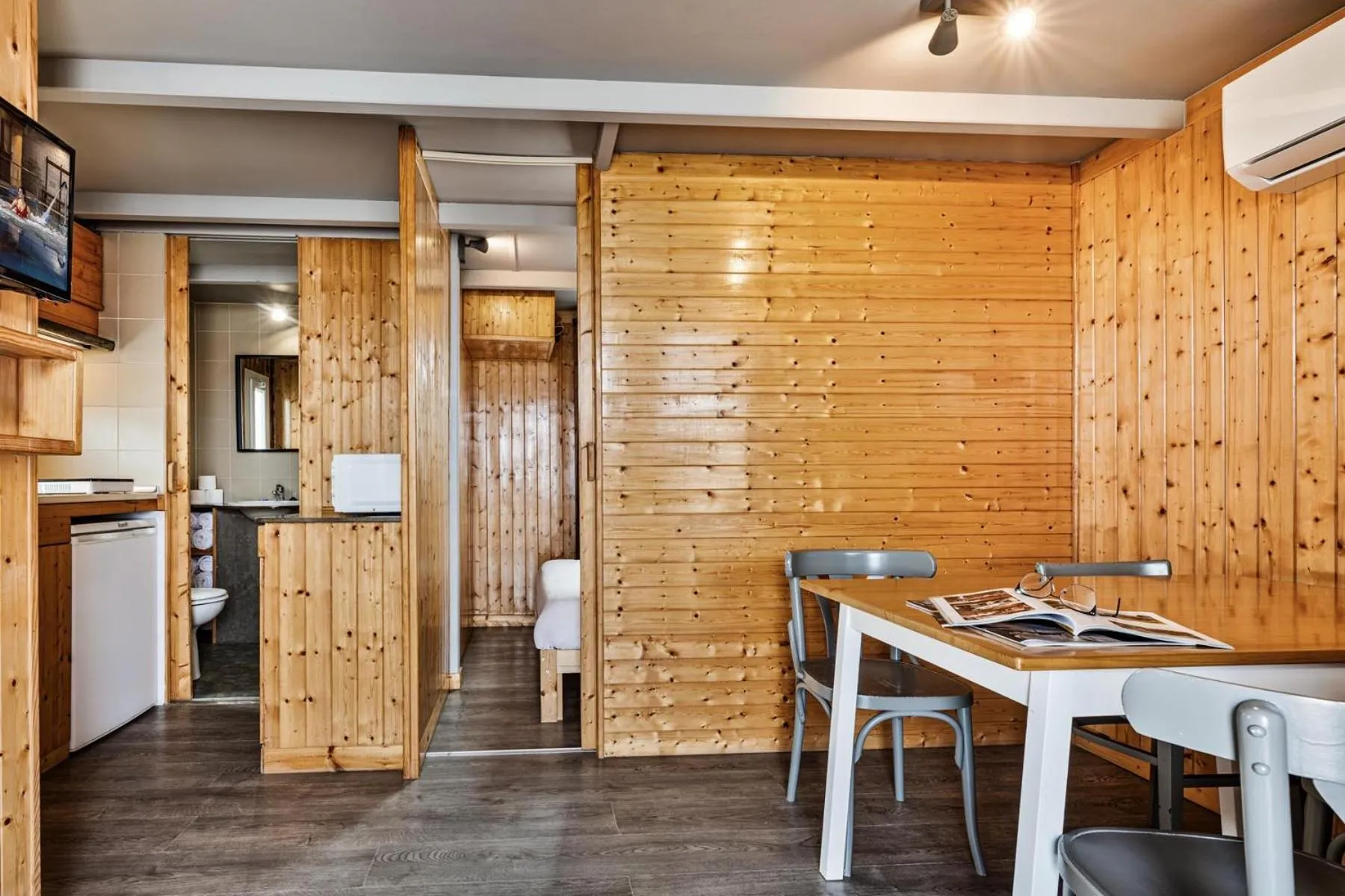 Communal lounge/ TV room in PenichePraia - Bungalows, Campers & SPA