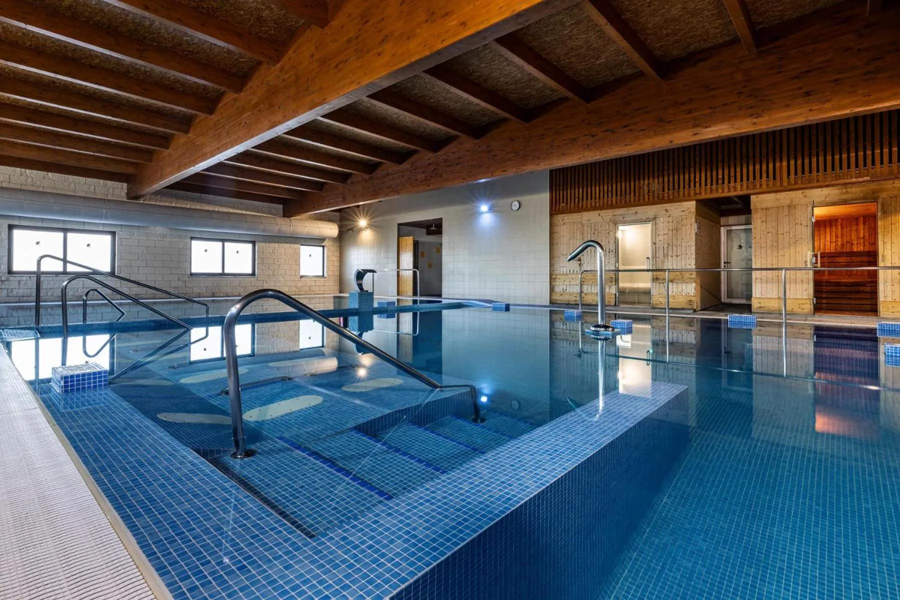 Spa and wellness centre/facilities in PenichePraia - Bungalows, Campers & SPA