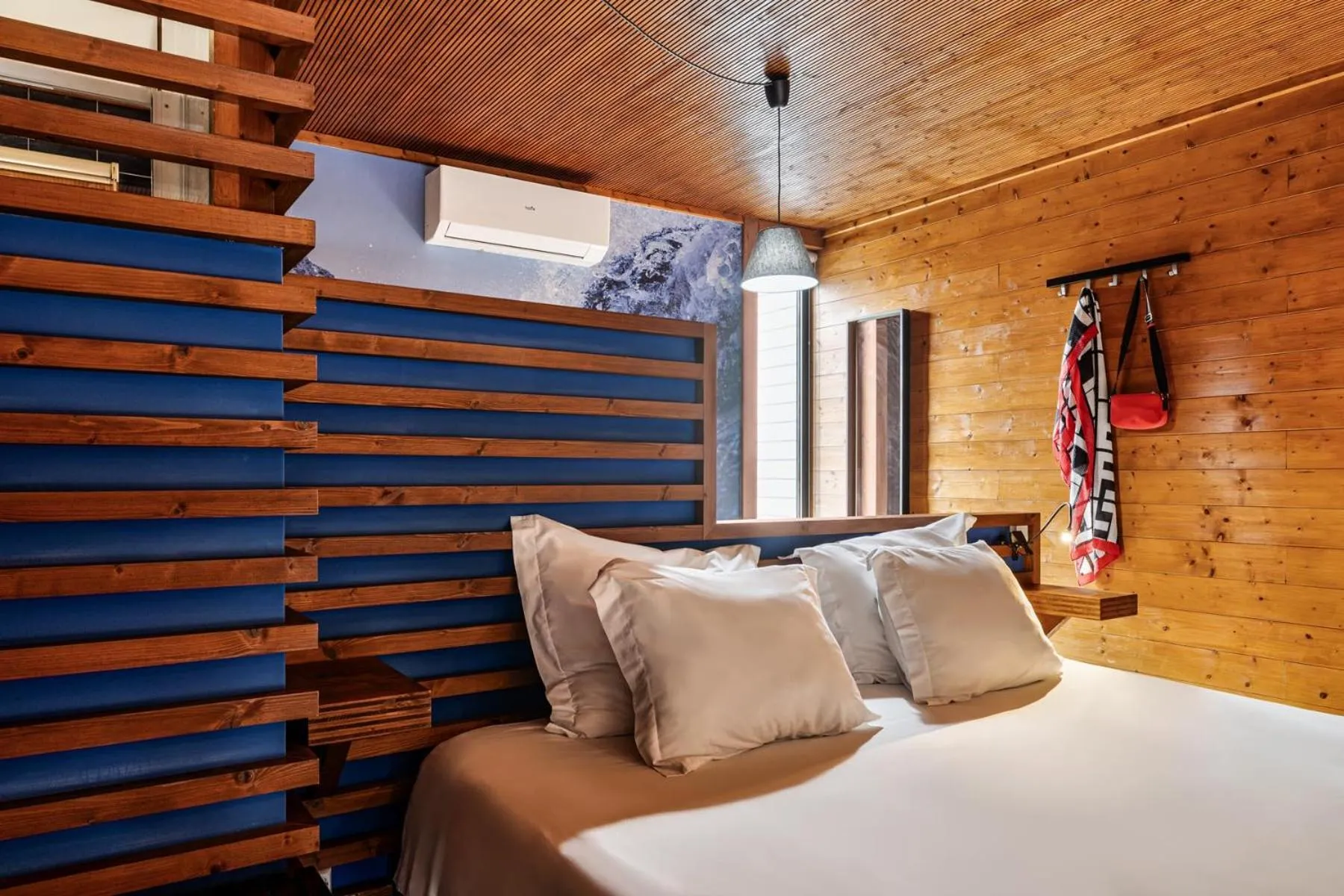 Bedroom, Bed in PenichePraia - Bungalows, Campers & SPA