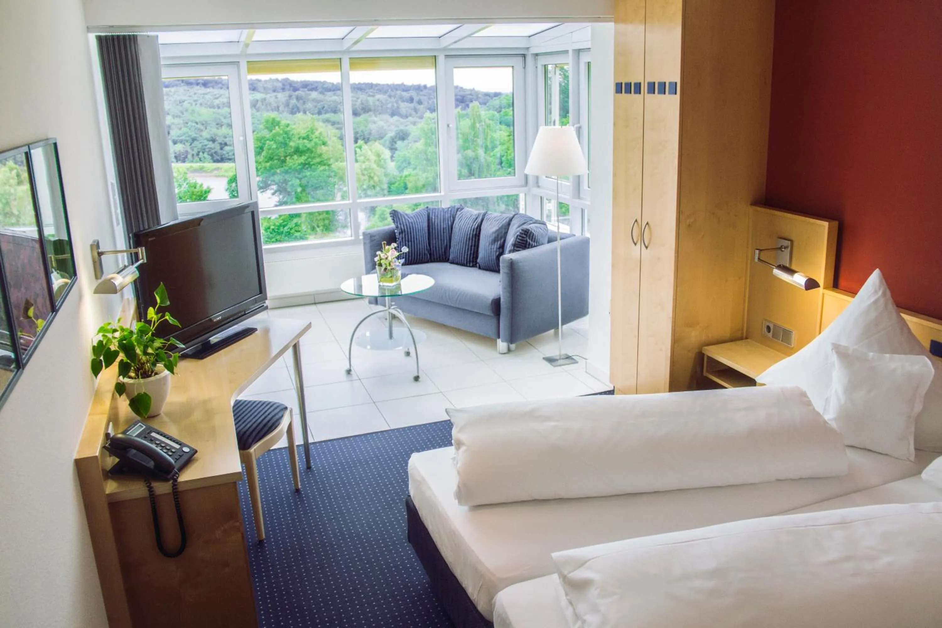 Bed in Stausee-Hotel