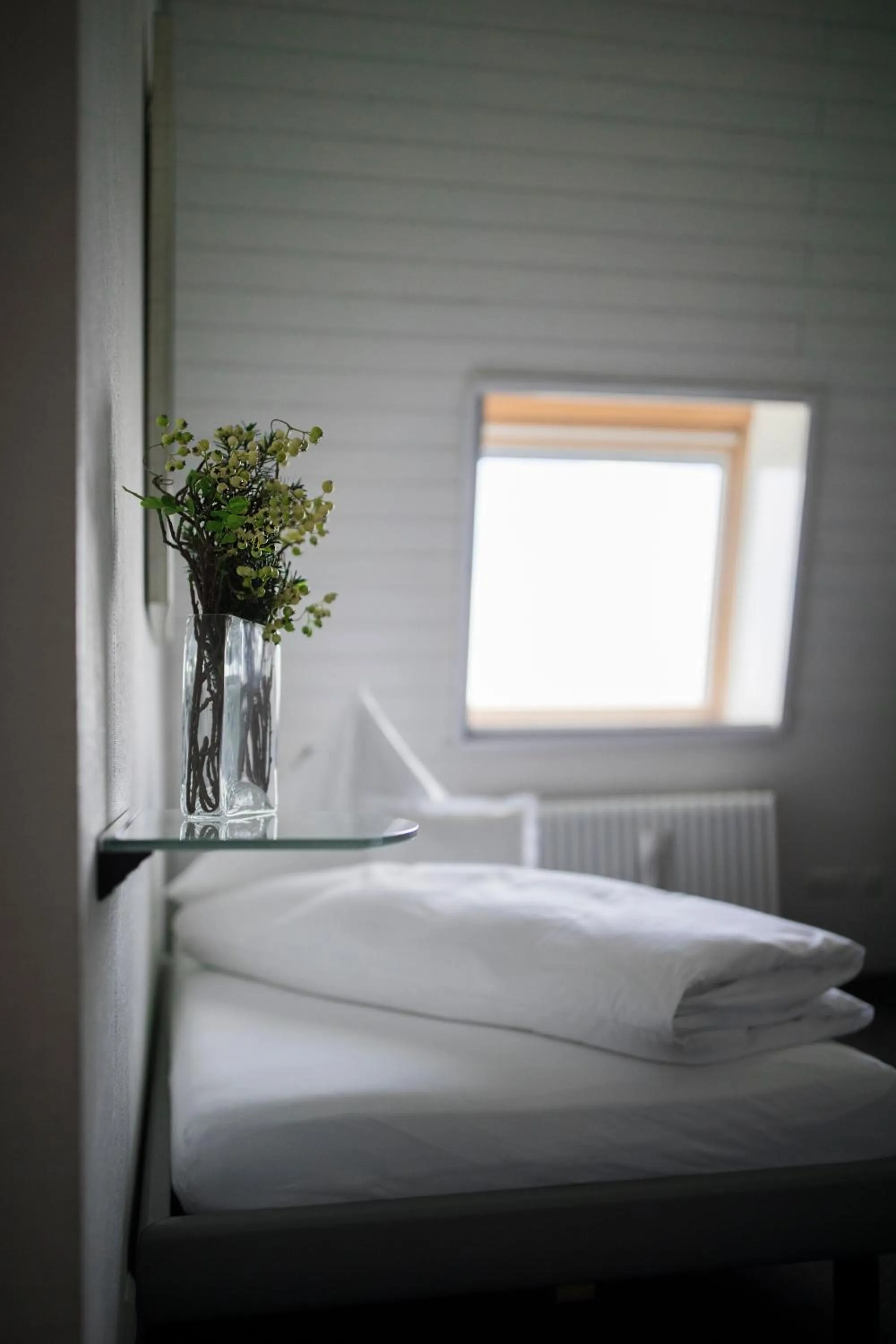Bed in Stausee-Hotel