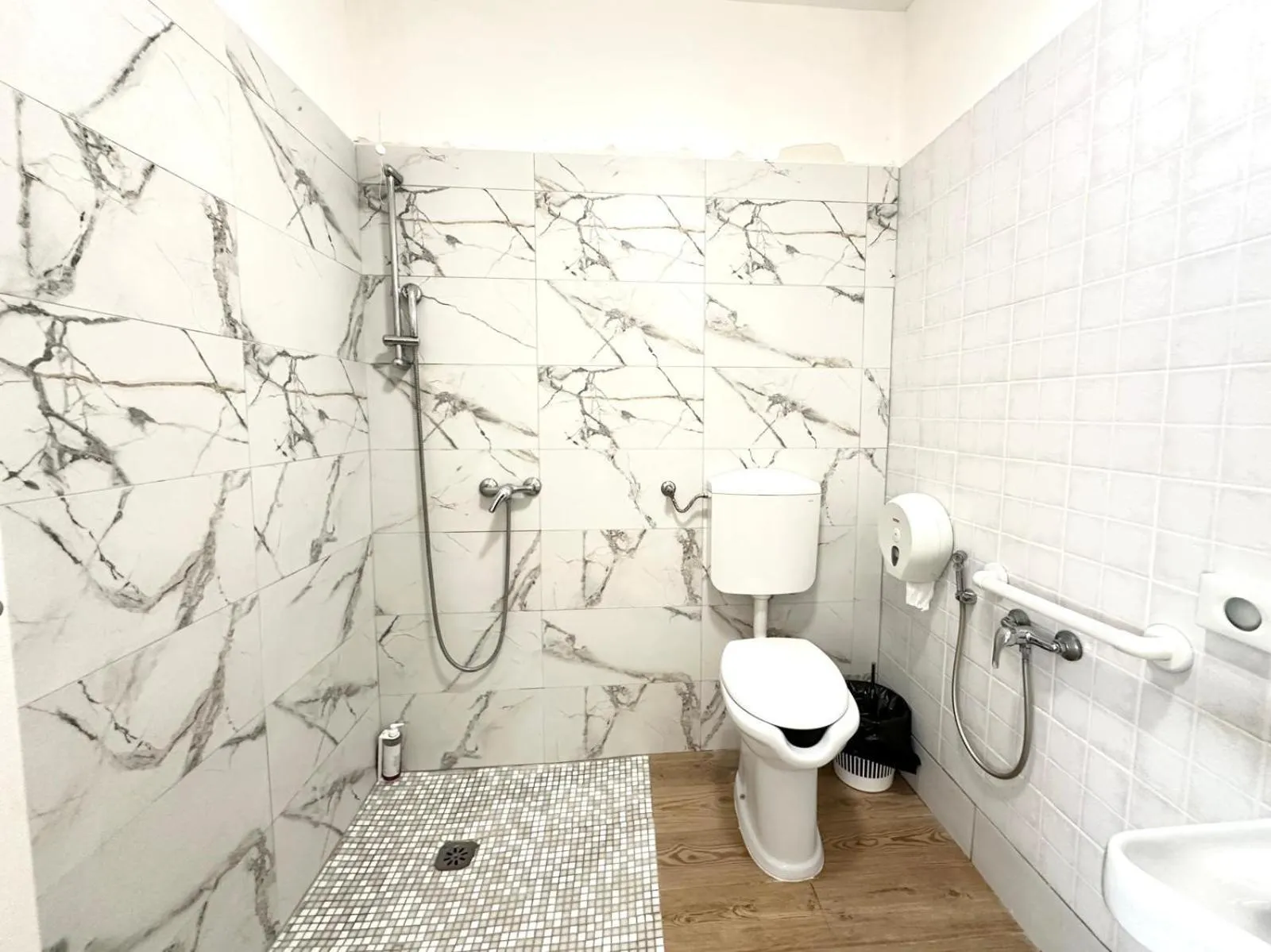 Toilet in Vacation Venice Rooms