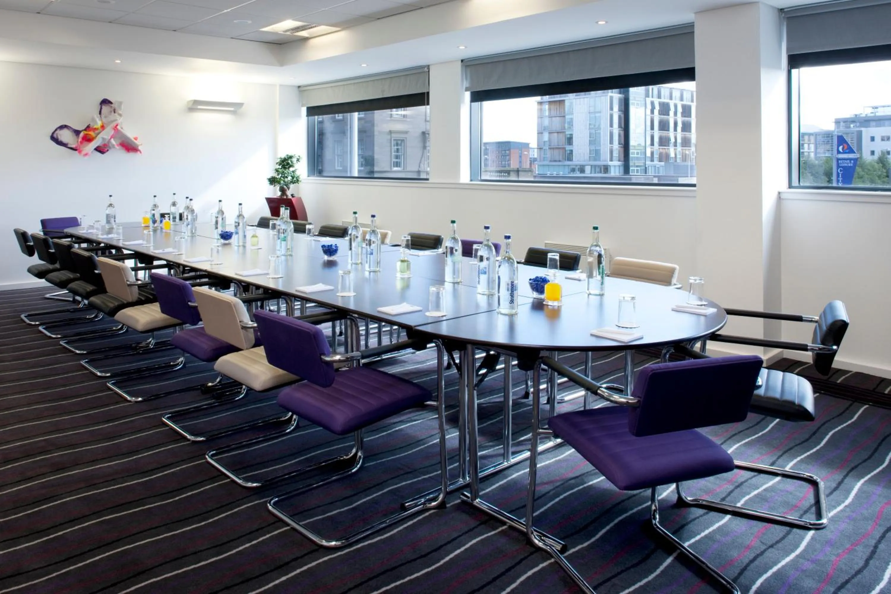 Meeting/conference room in Holiday Inn Express Dundee by IHG