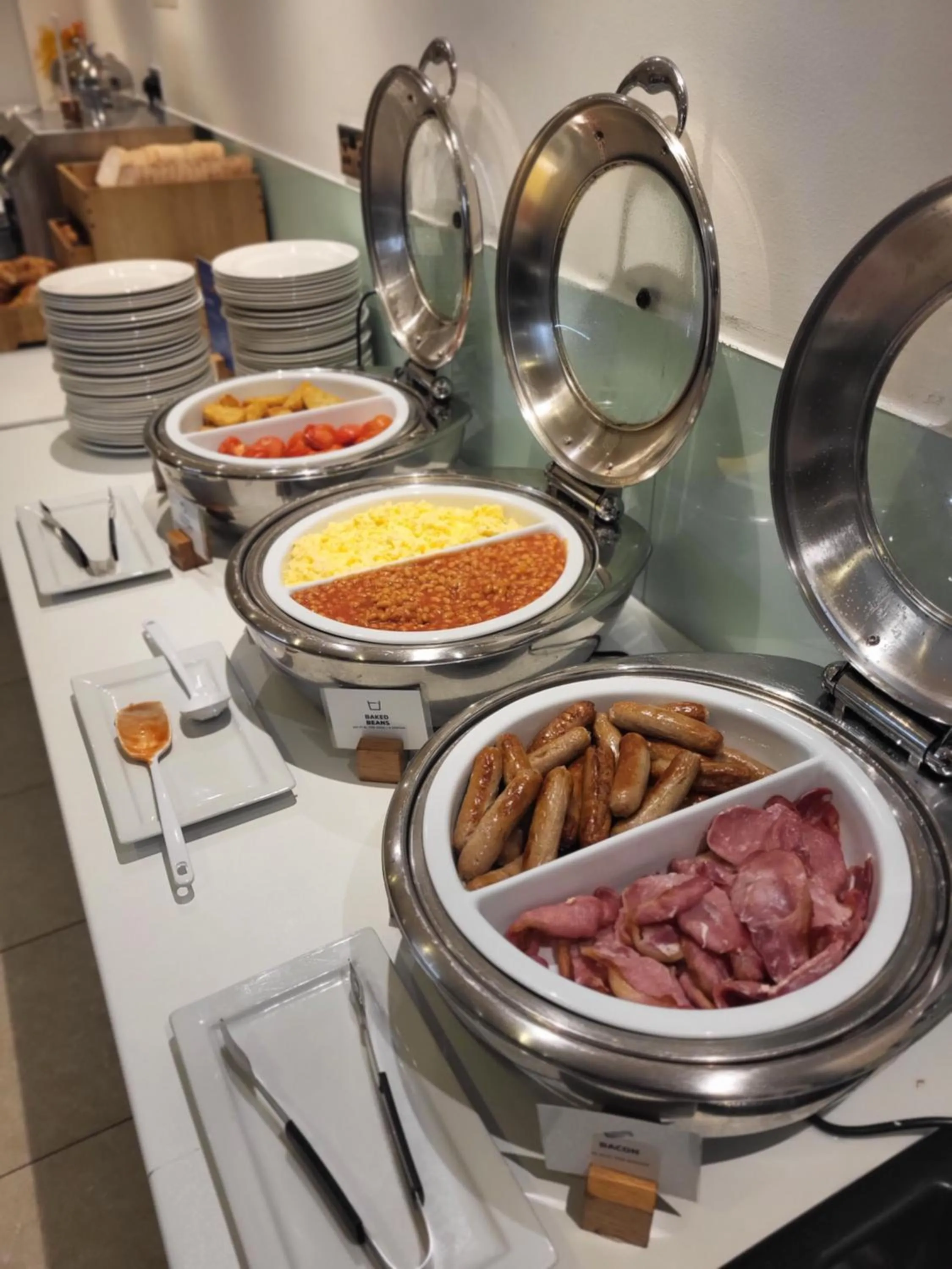 Breakfast in Holiday Inn Express Dundee by IHG