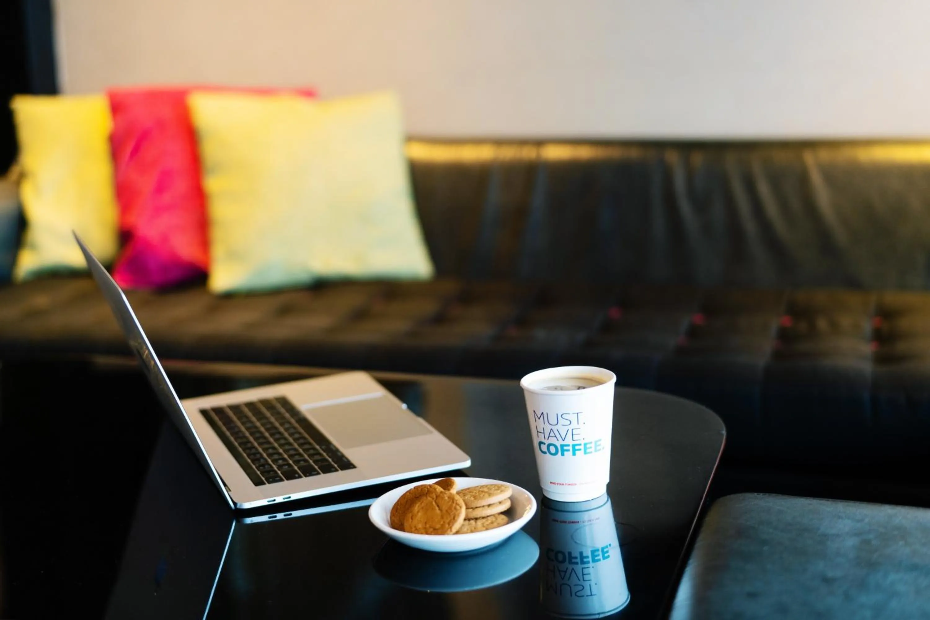 Lobby or reception in Holiday Inn Express Dundee by IHG